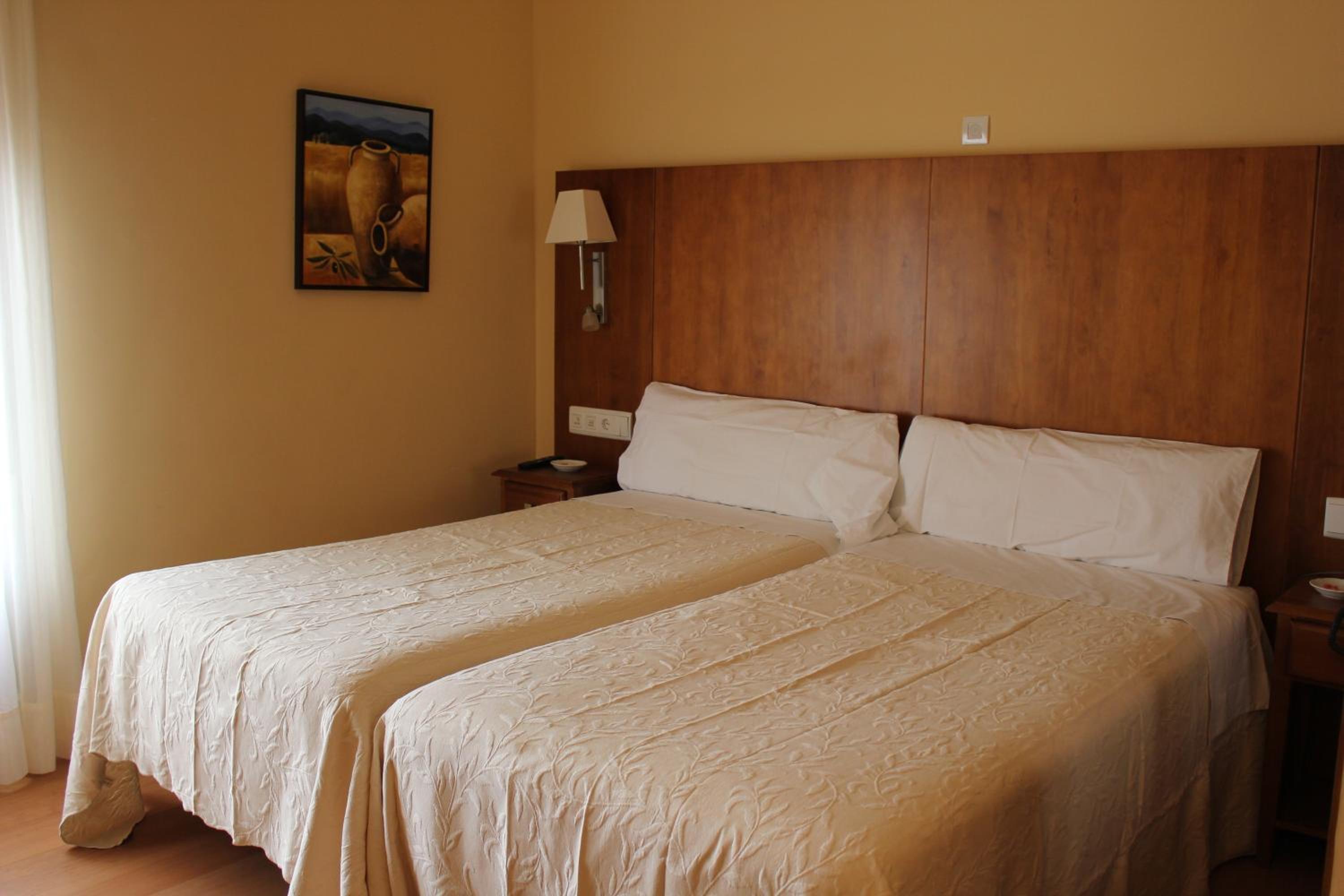 Twin Room - Photo 1