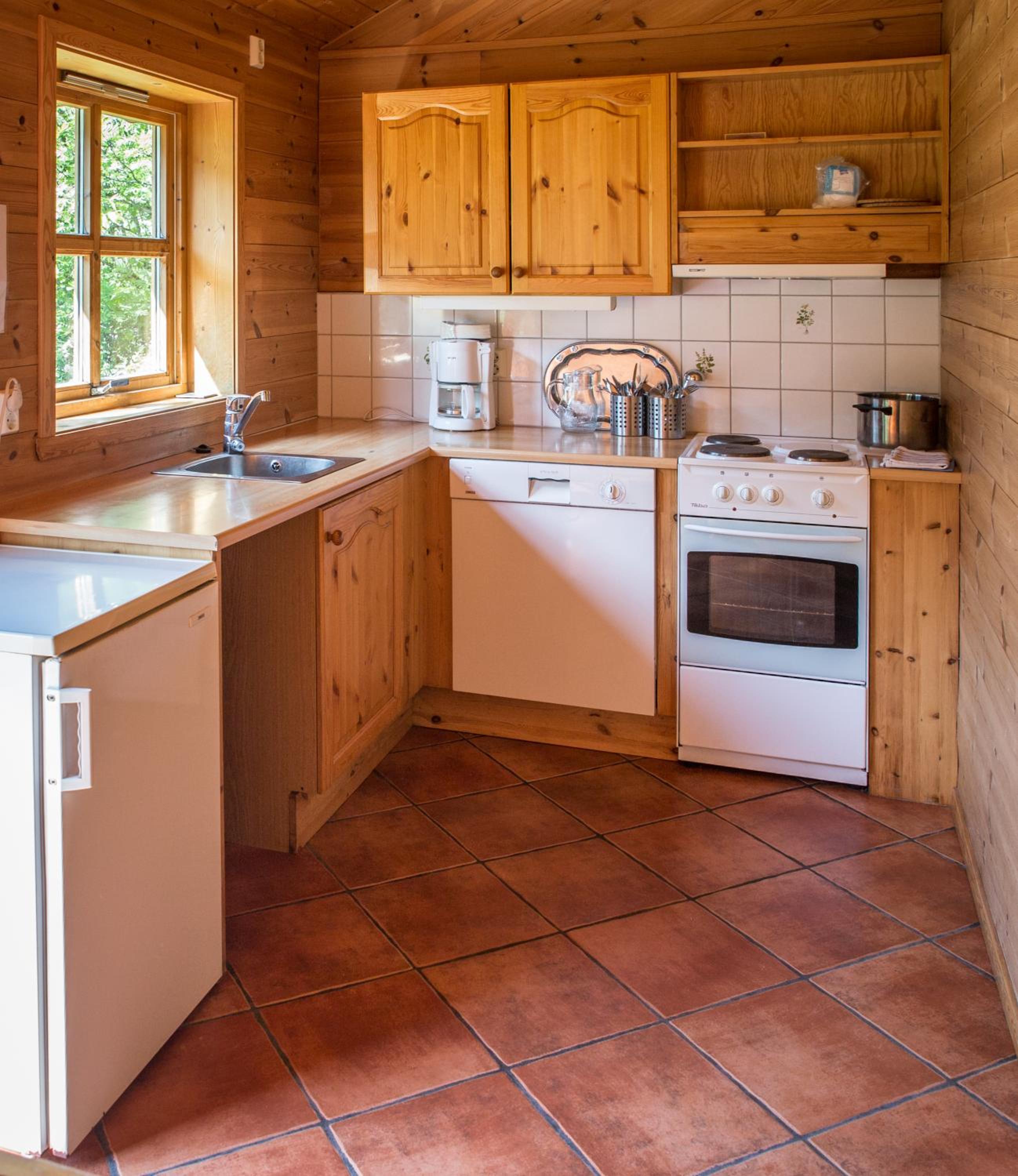 Two-Bedroom Cottage - Photo 3