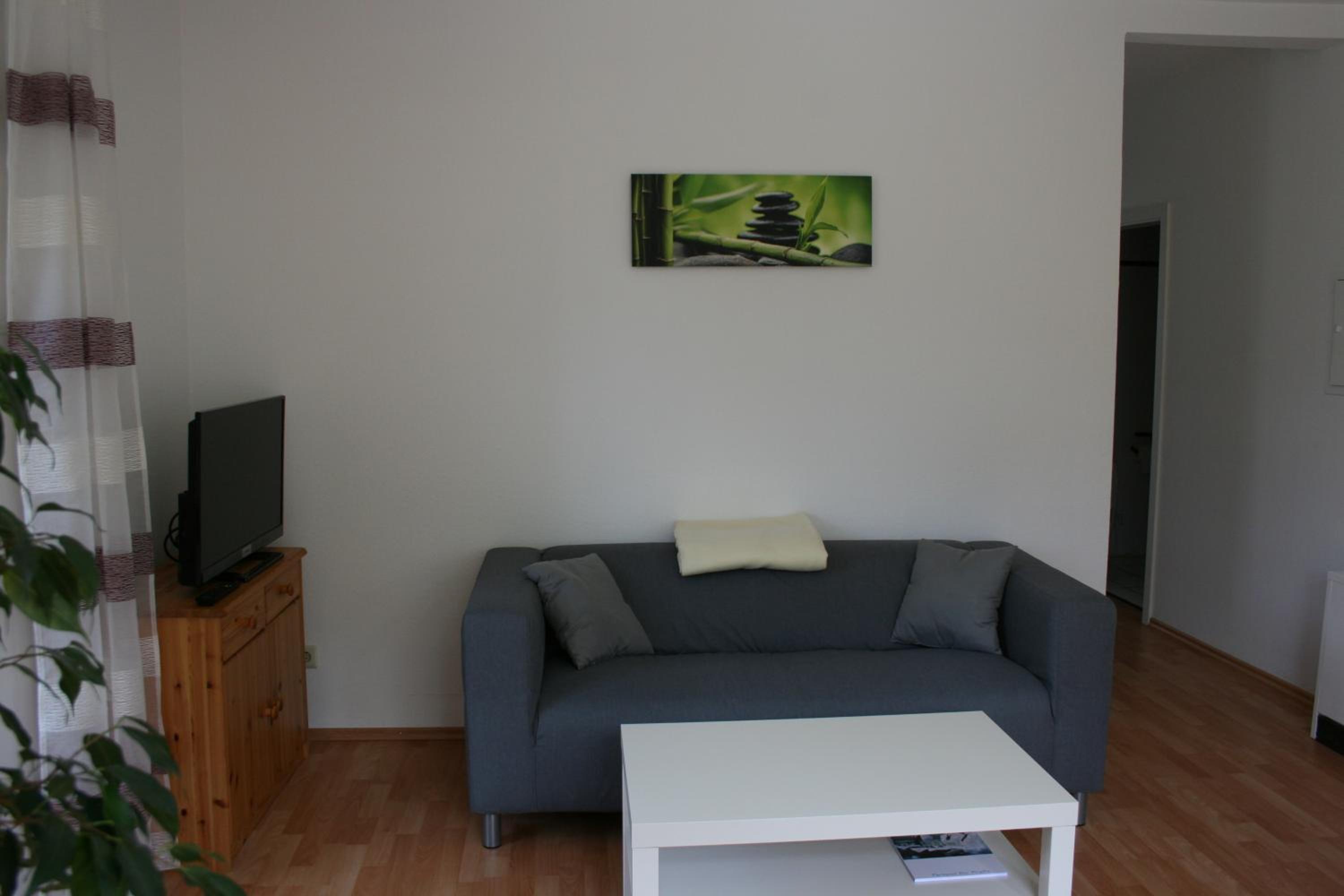 Apartment with Balcony photo 3