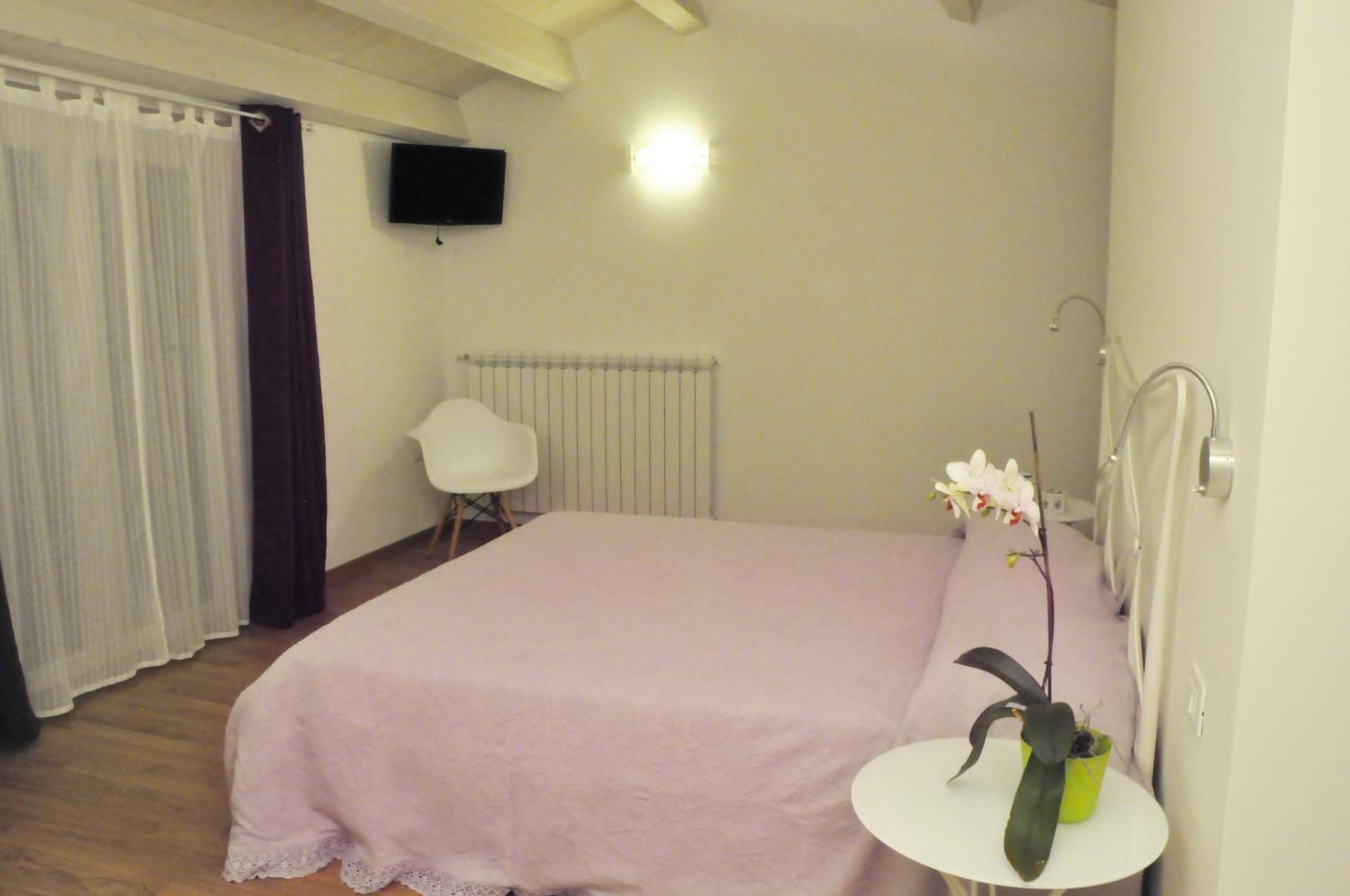 Double Room with Terrace - Photo 6