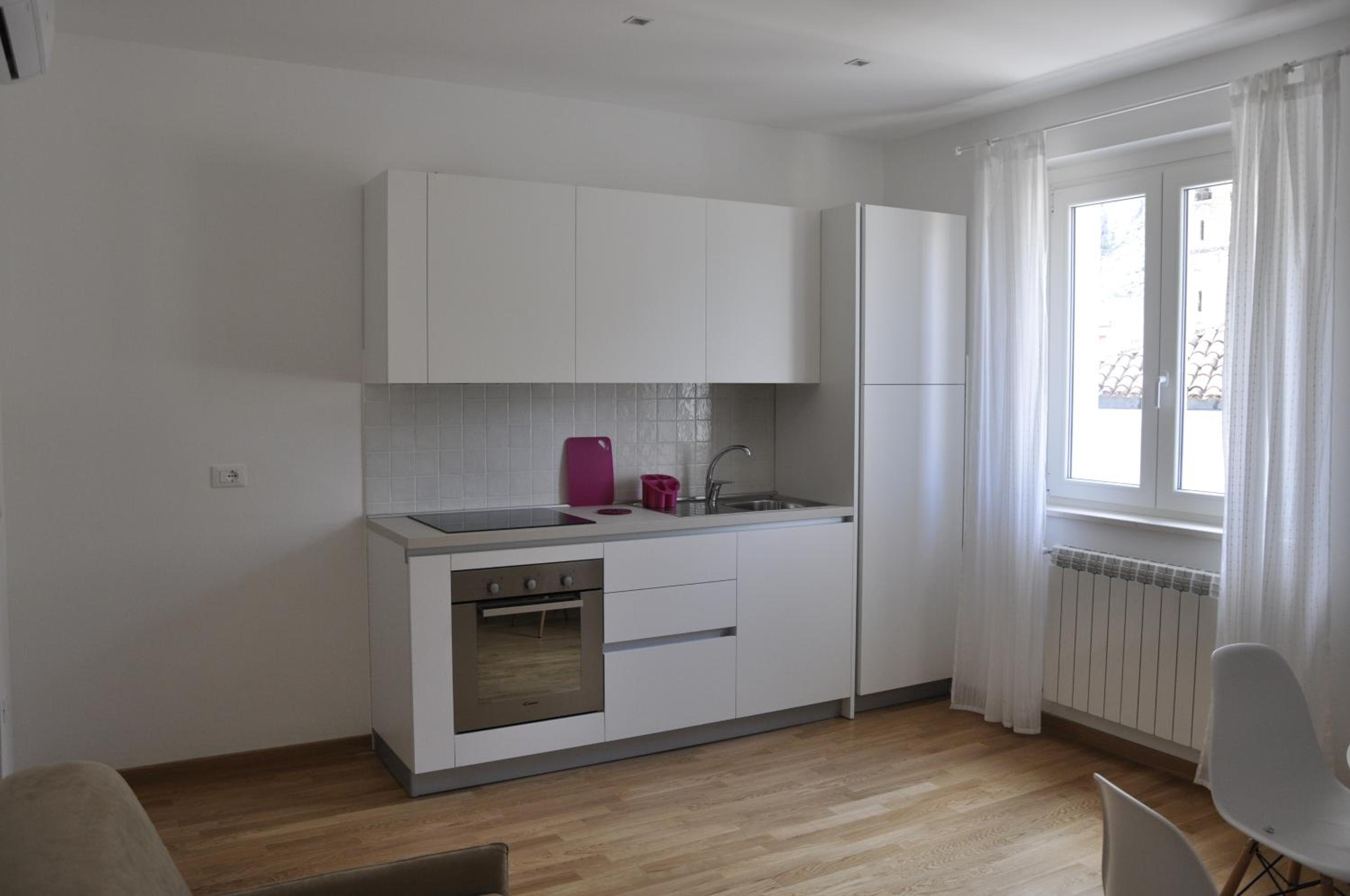 One-Bedroom Suite - Photo 6