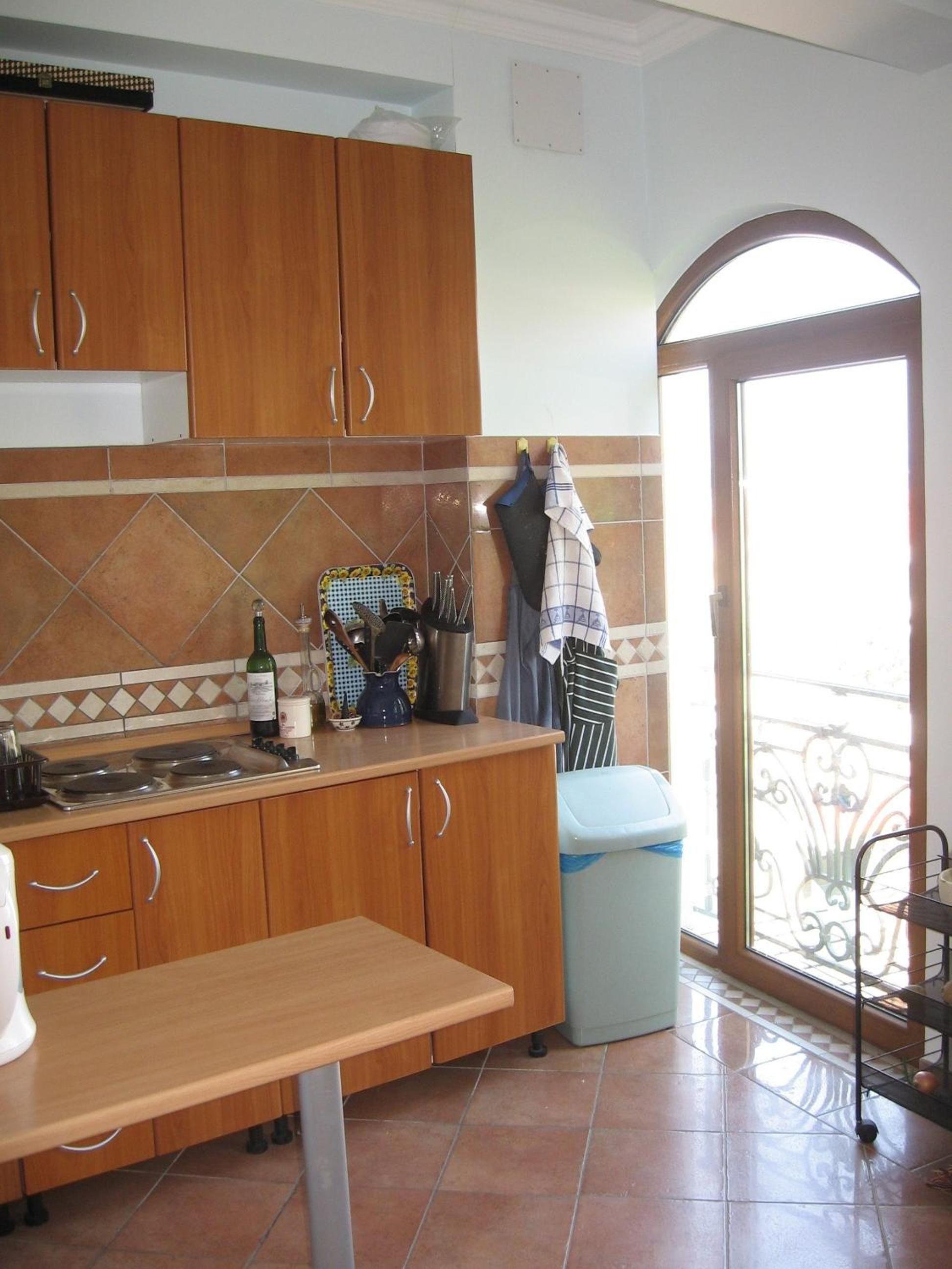 One-Bedroom Apartment (3 Adults) - Photo 8
