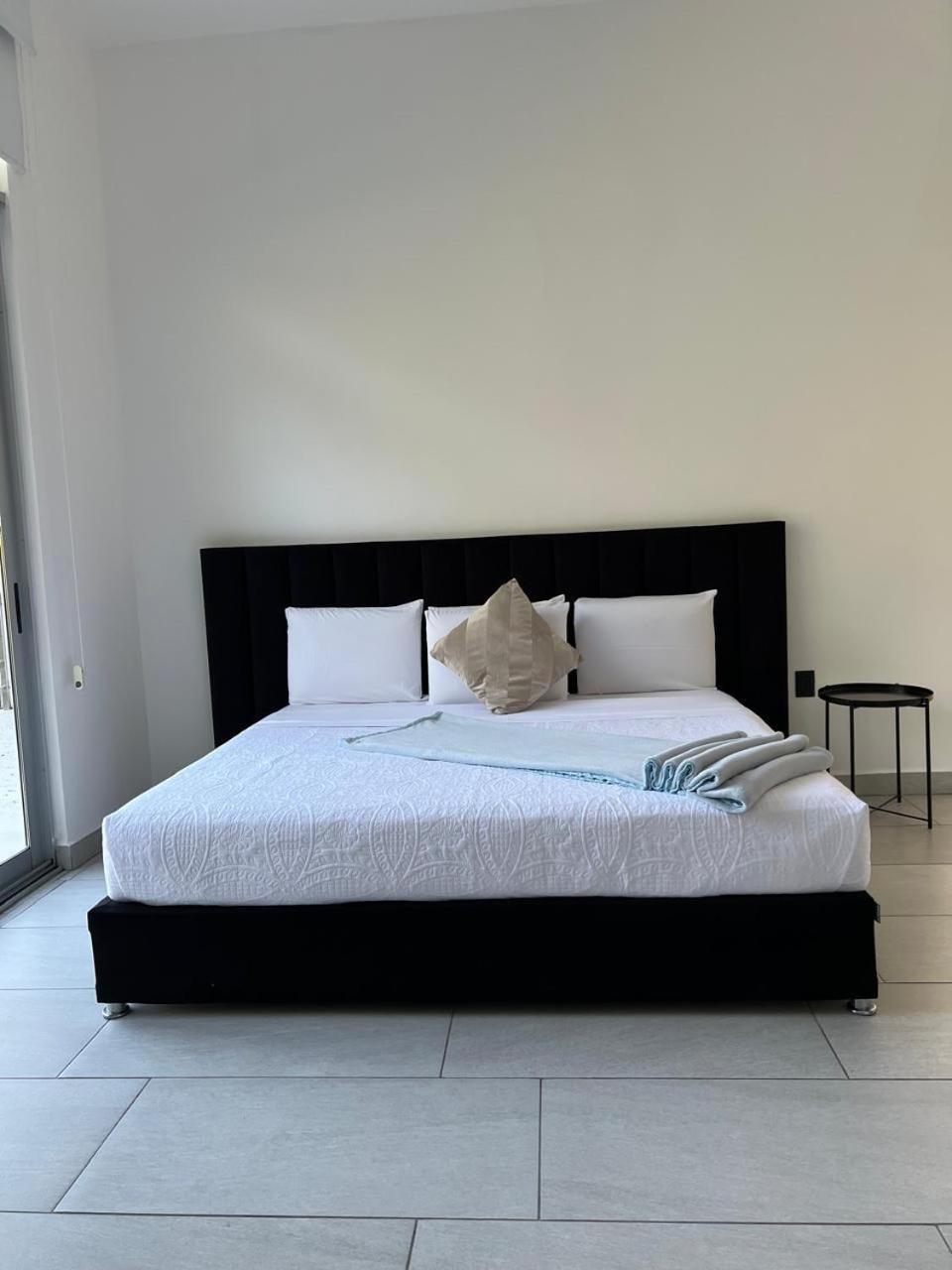 Three-Bedroom Deluxe Apartment