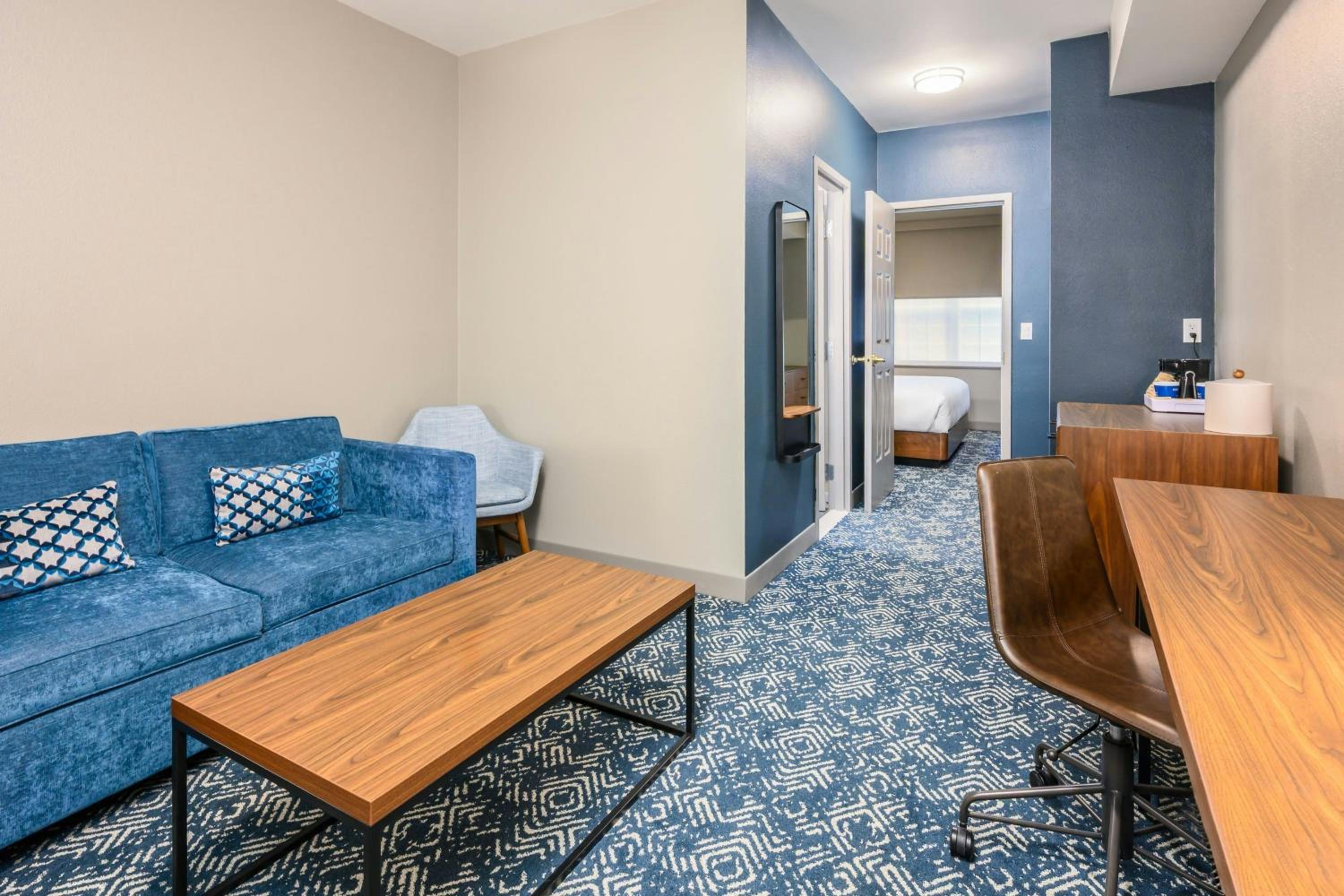 Junior King Suite with Sofa Bed photo 2