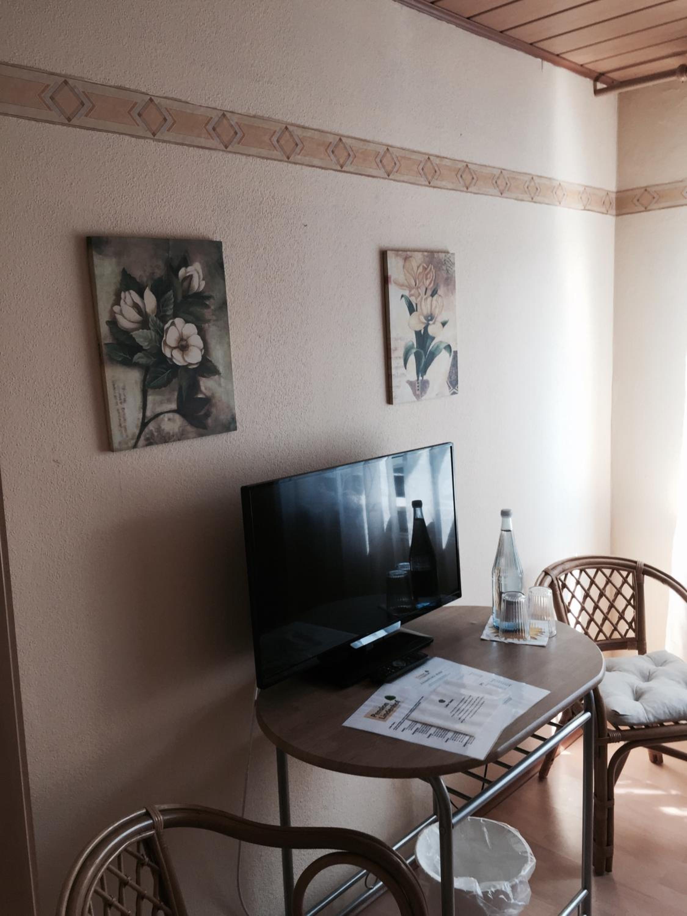 Standard Double Room - Photo 3
