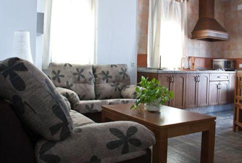 Three-Bedroom Villa (8 Adults) - Photo 4