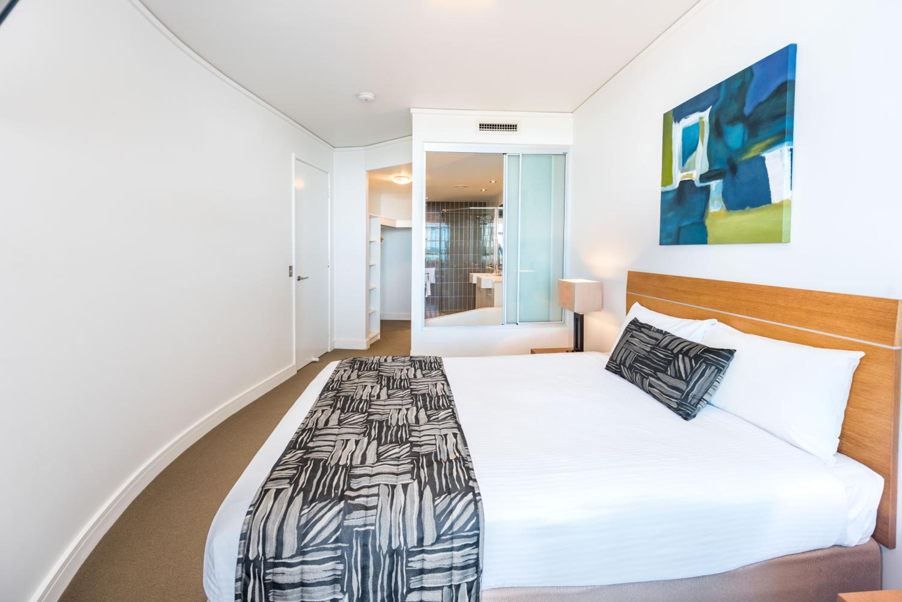 One-Bedroom Apartment with Garden View