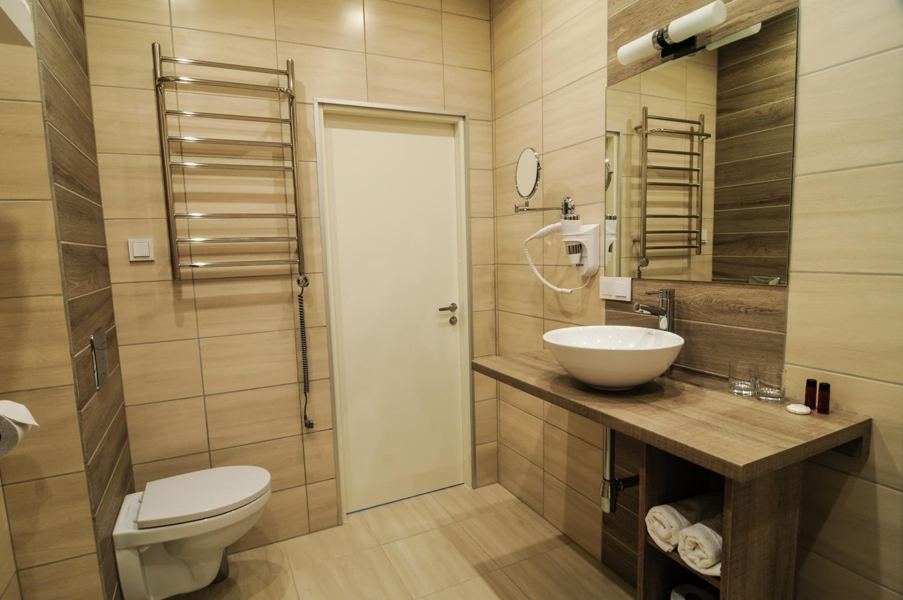 Business Double or Twin Room with Sofa Bed - Photo 7
