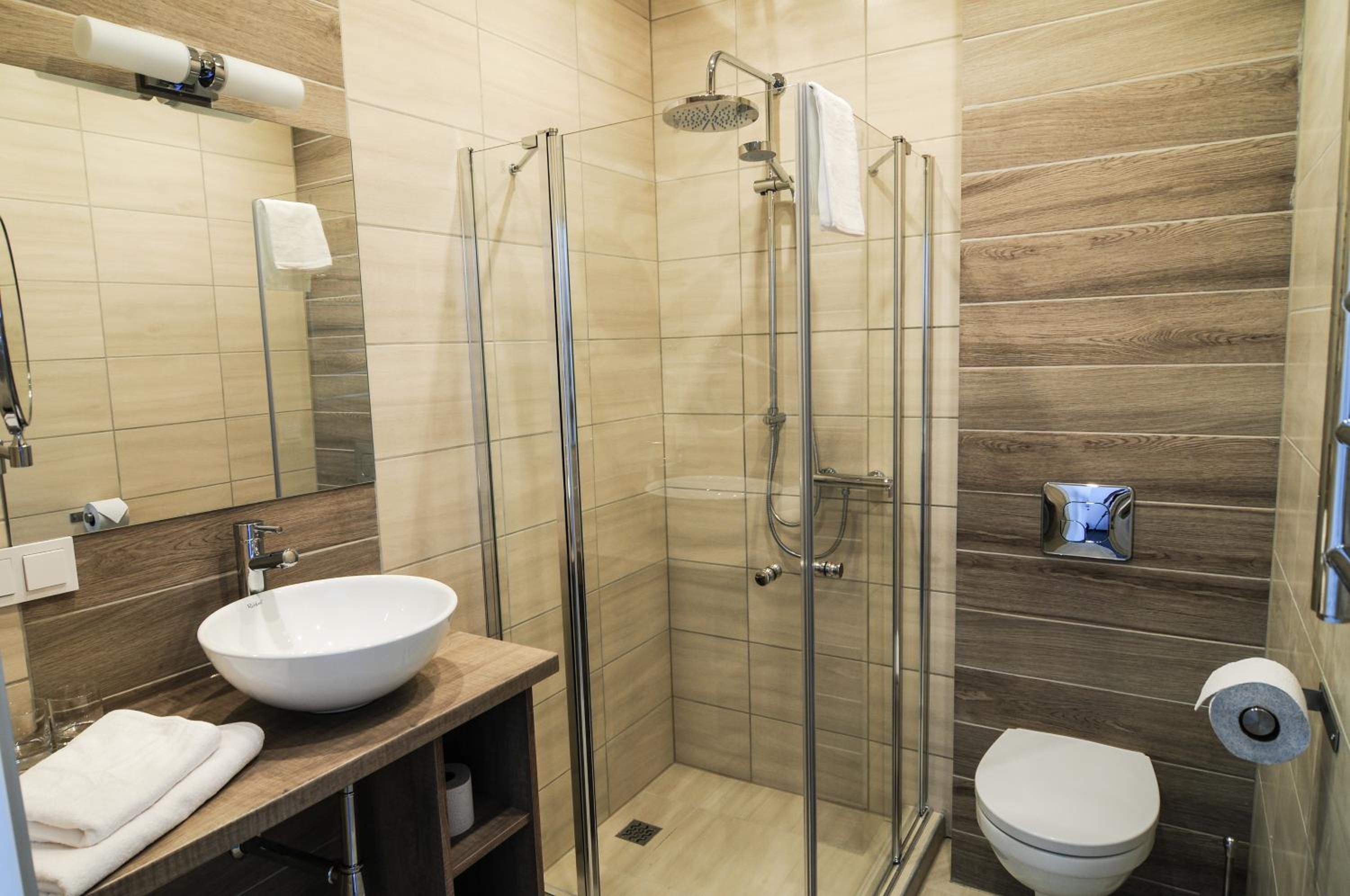 Double or Twin Room with Balcony - Photo 4