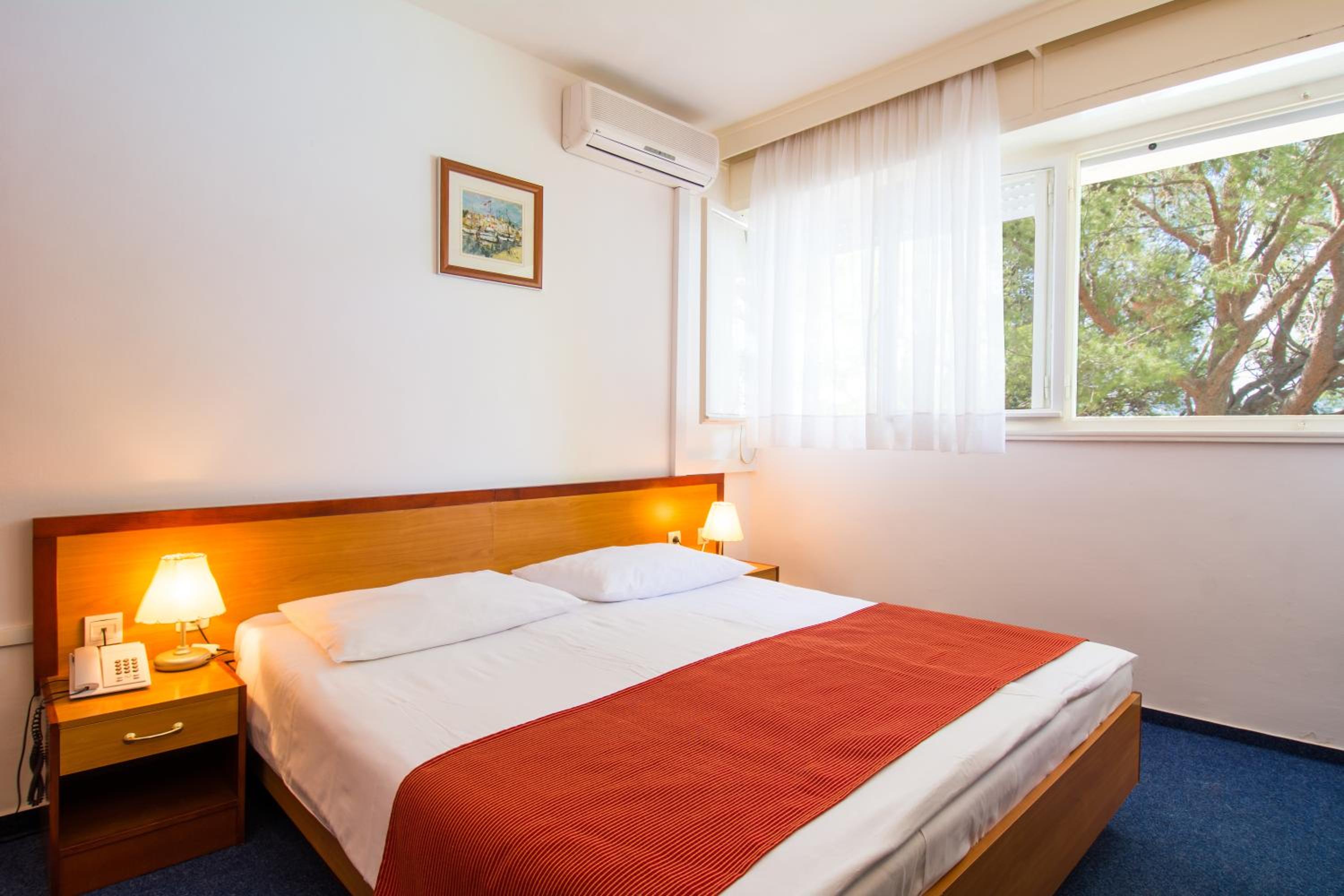 Standard Double Room - Photo 9