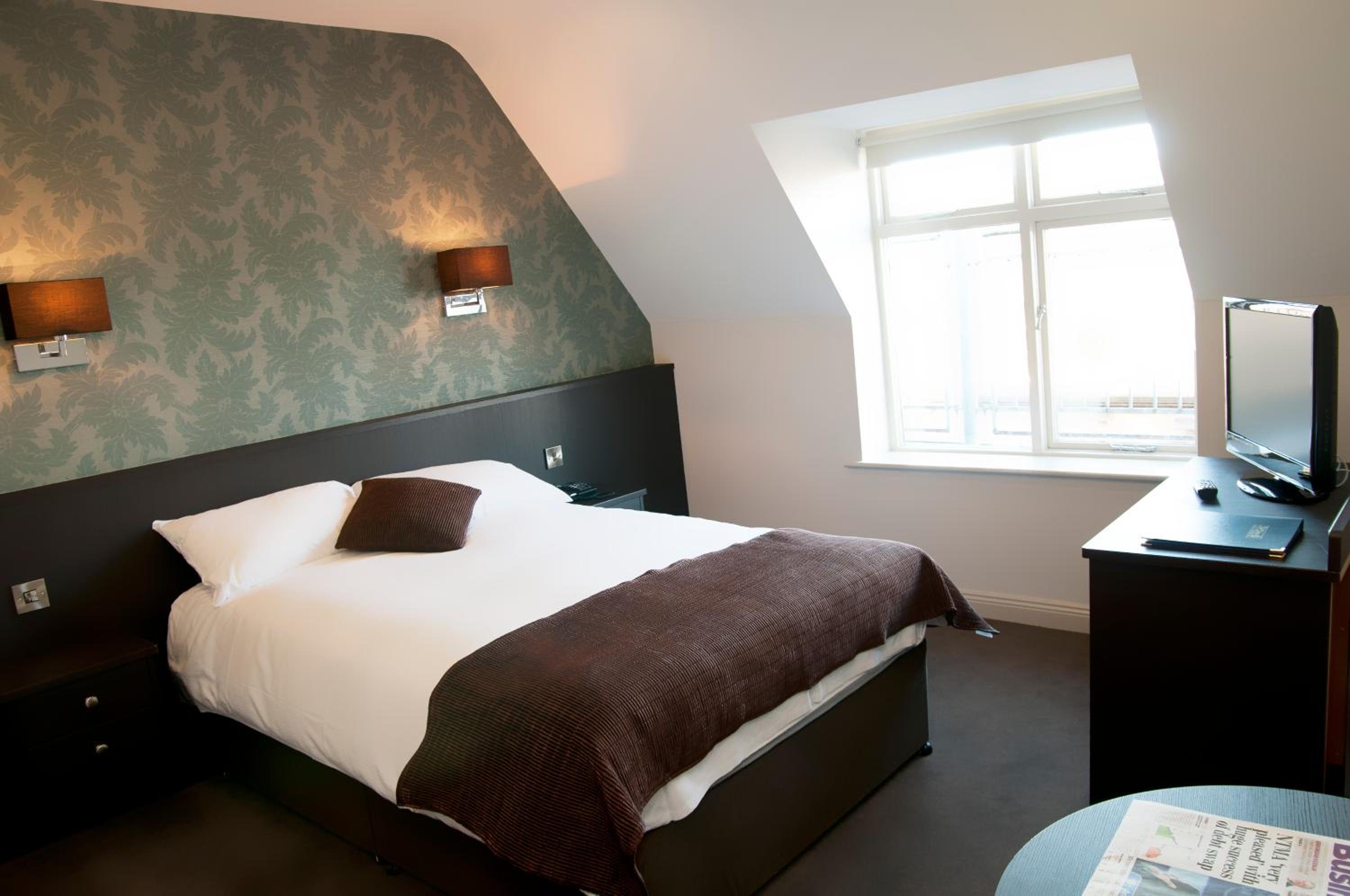 Double or Twin Room - Photo 2