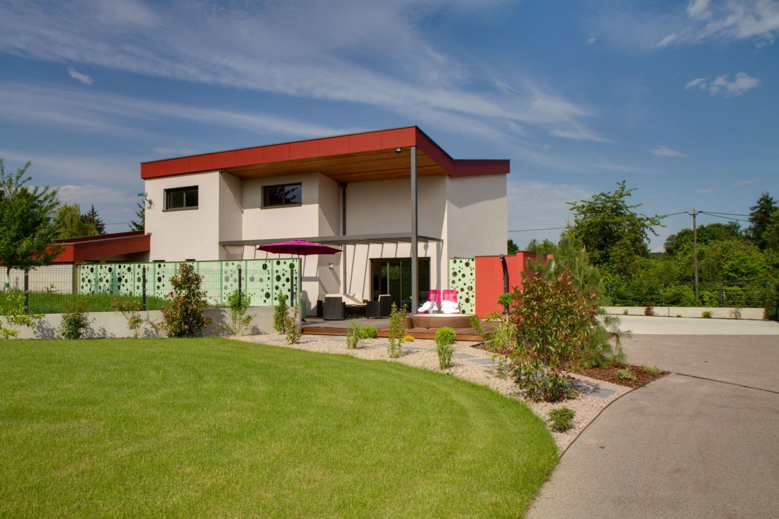 Three-Bedroom House photo 1