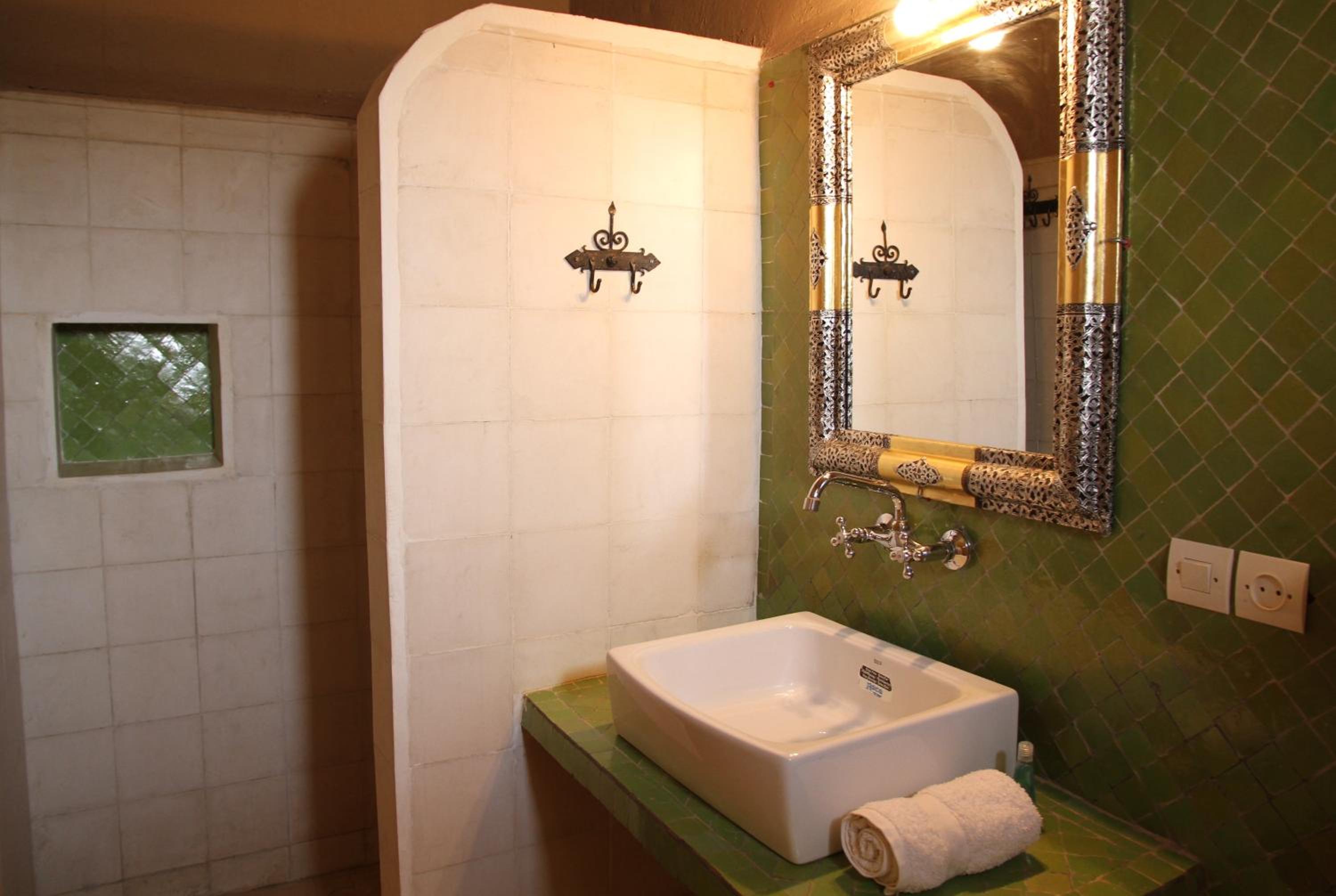 Double Room - Photo 8
