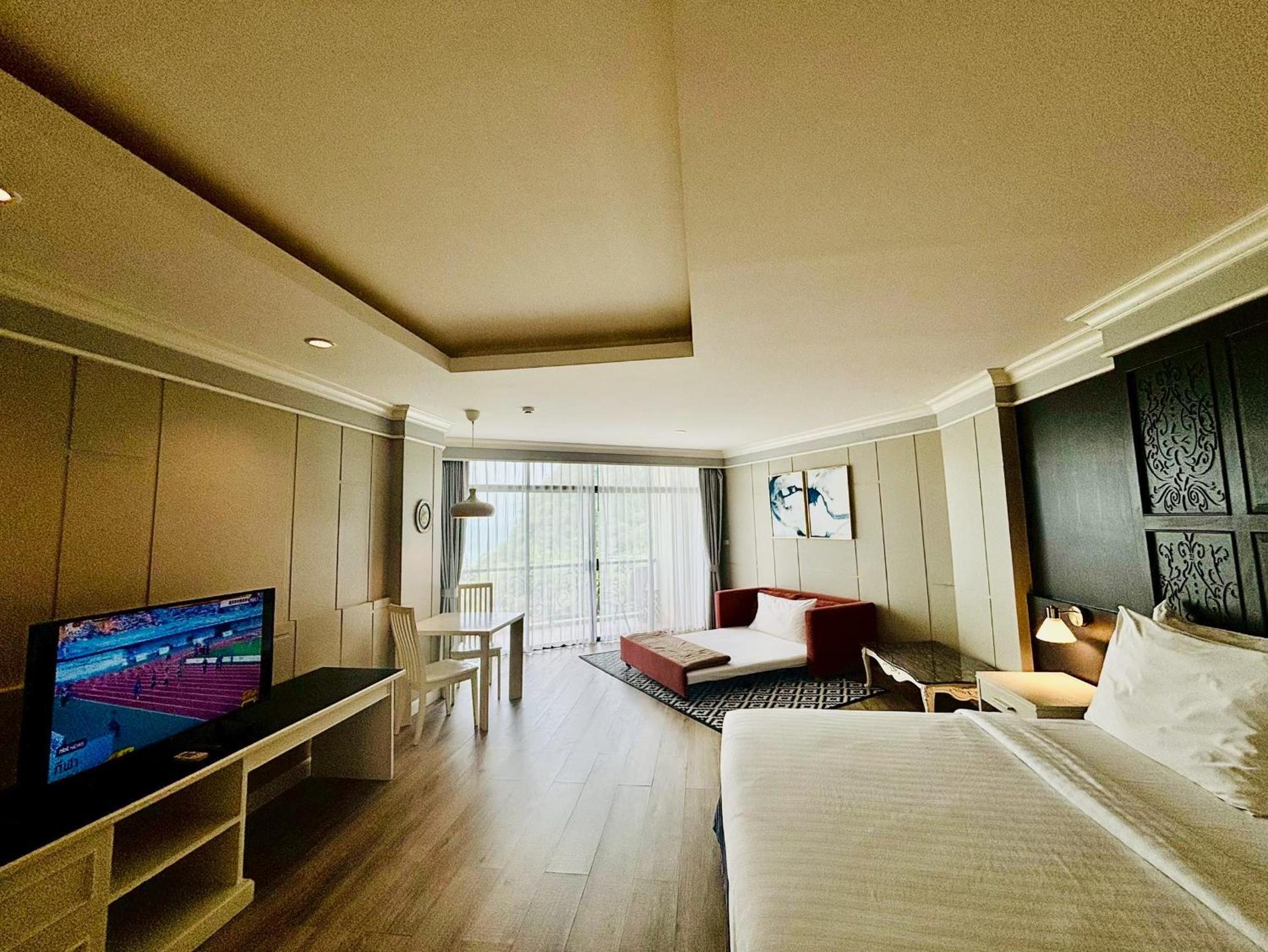 Deluxe Triple Room with Sea View photo 2