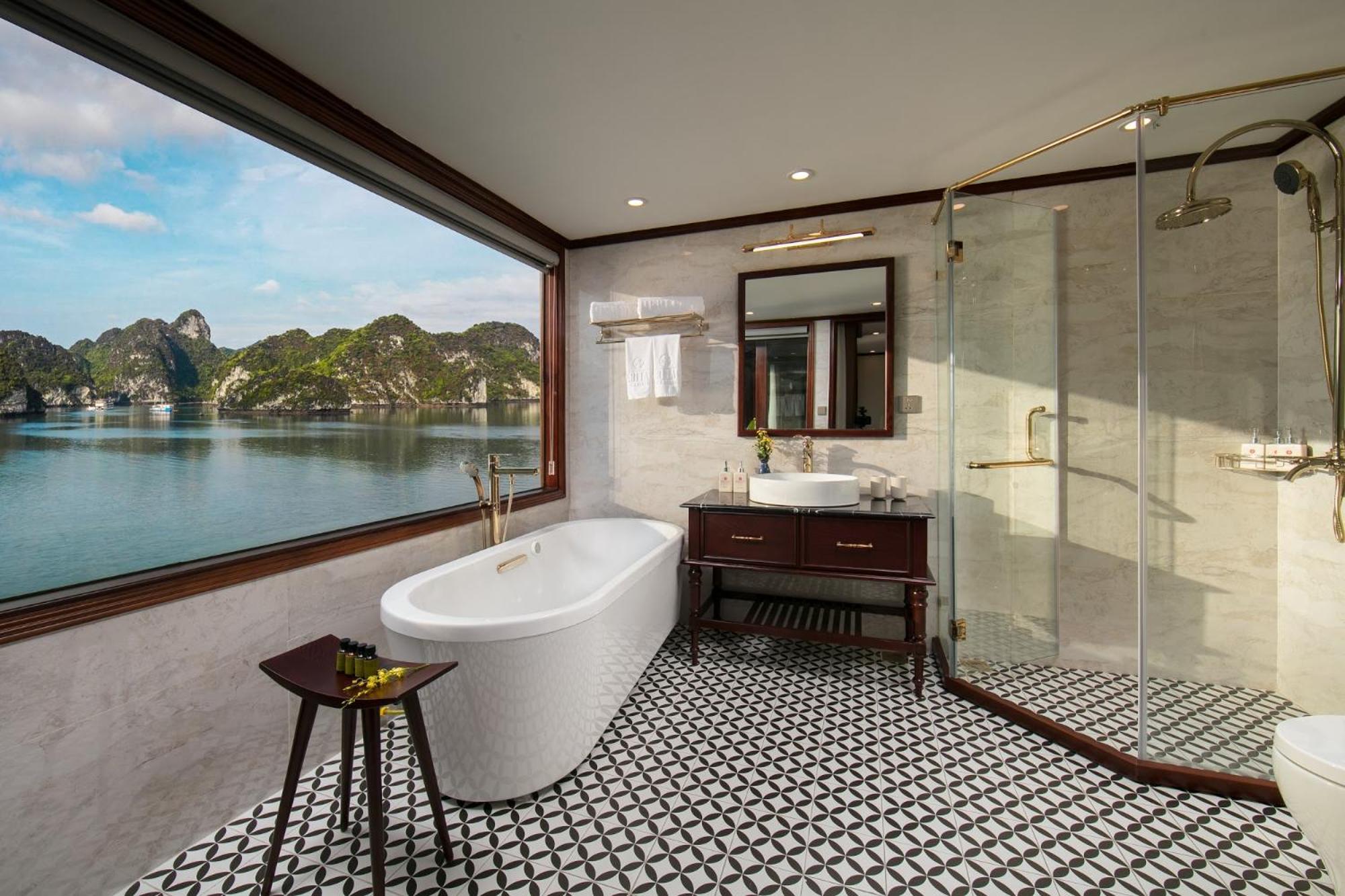 Family Suite with Balcony photo 2