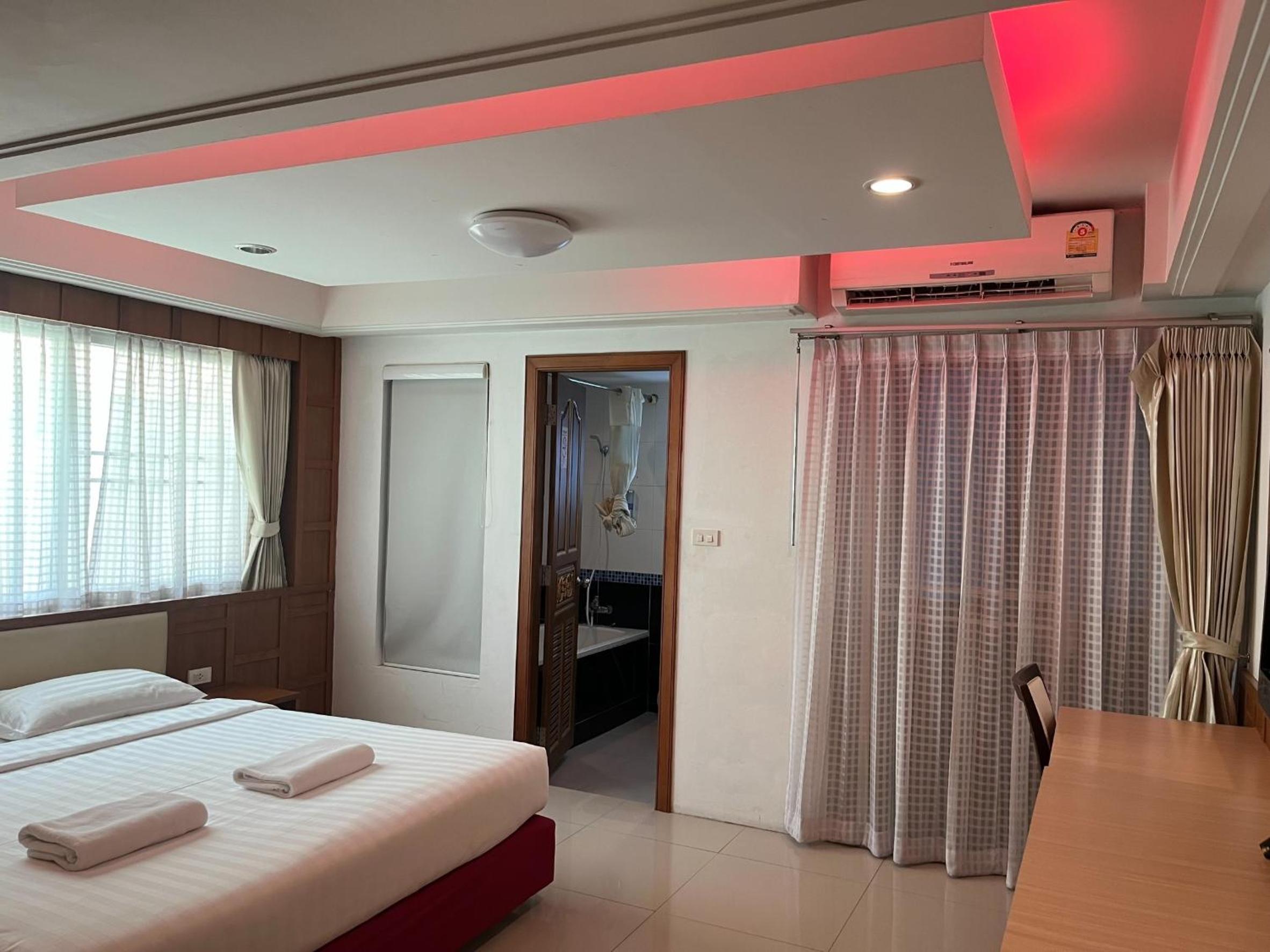 Deluxe Double Room photo 3