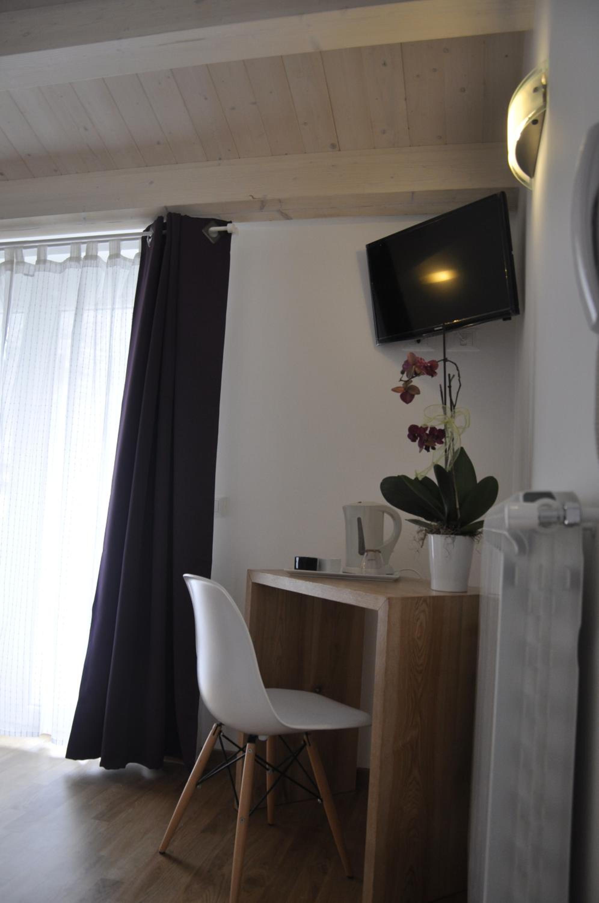 Double Room with Terrace - Photo 8