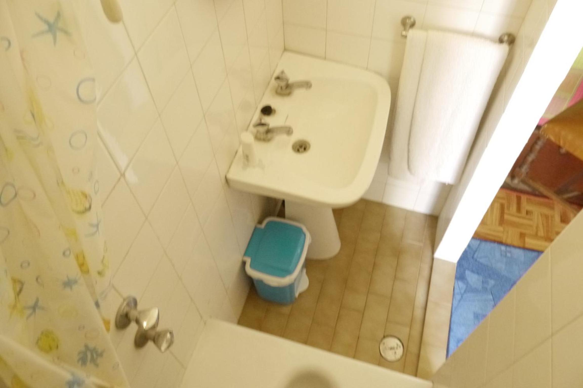 Double Room with Private Shower and Shared Toilet photo 2
