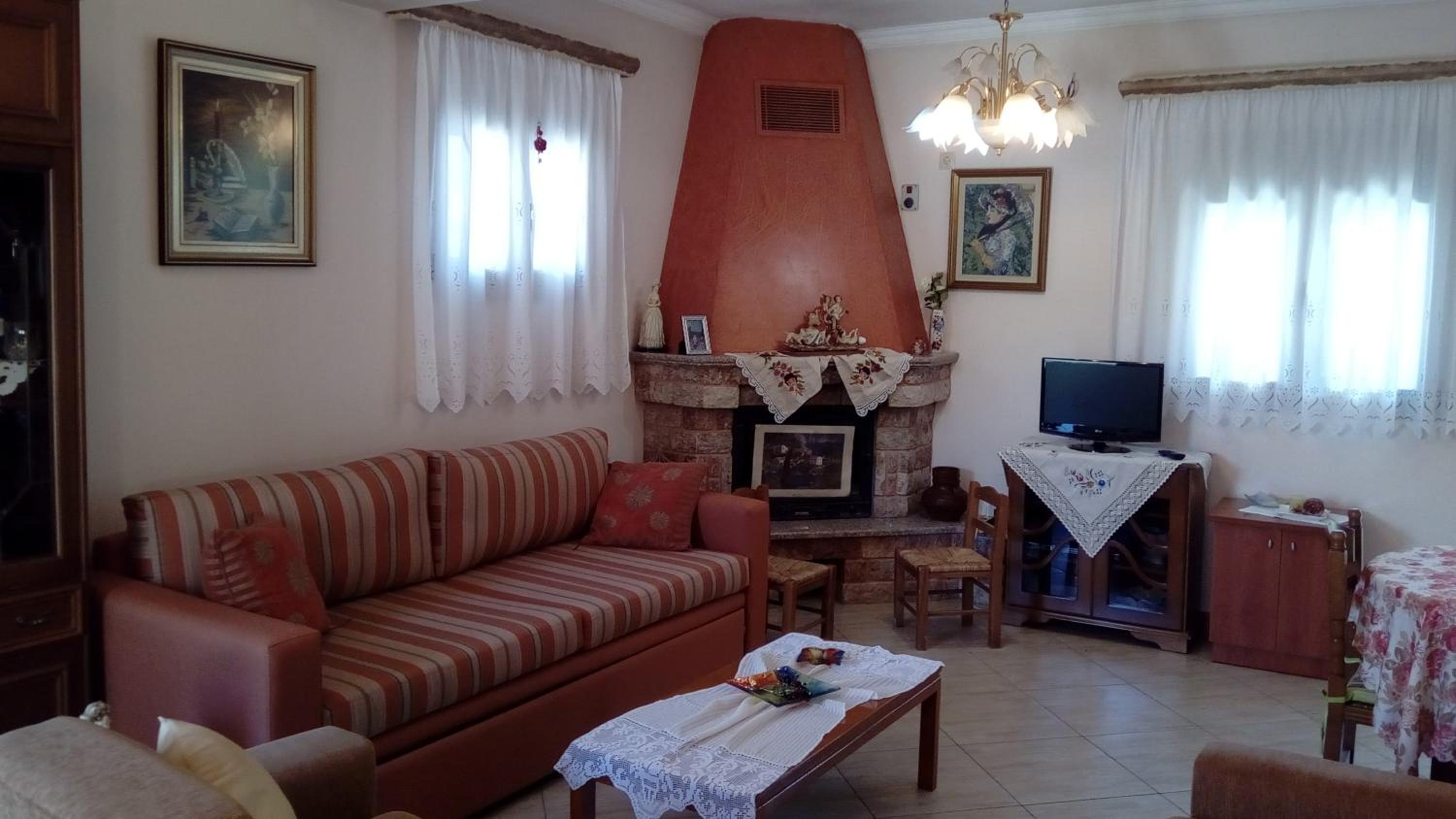 Two-Bedroom Apartment with Mountain View photo 1