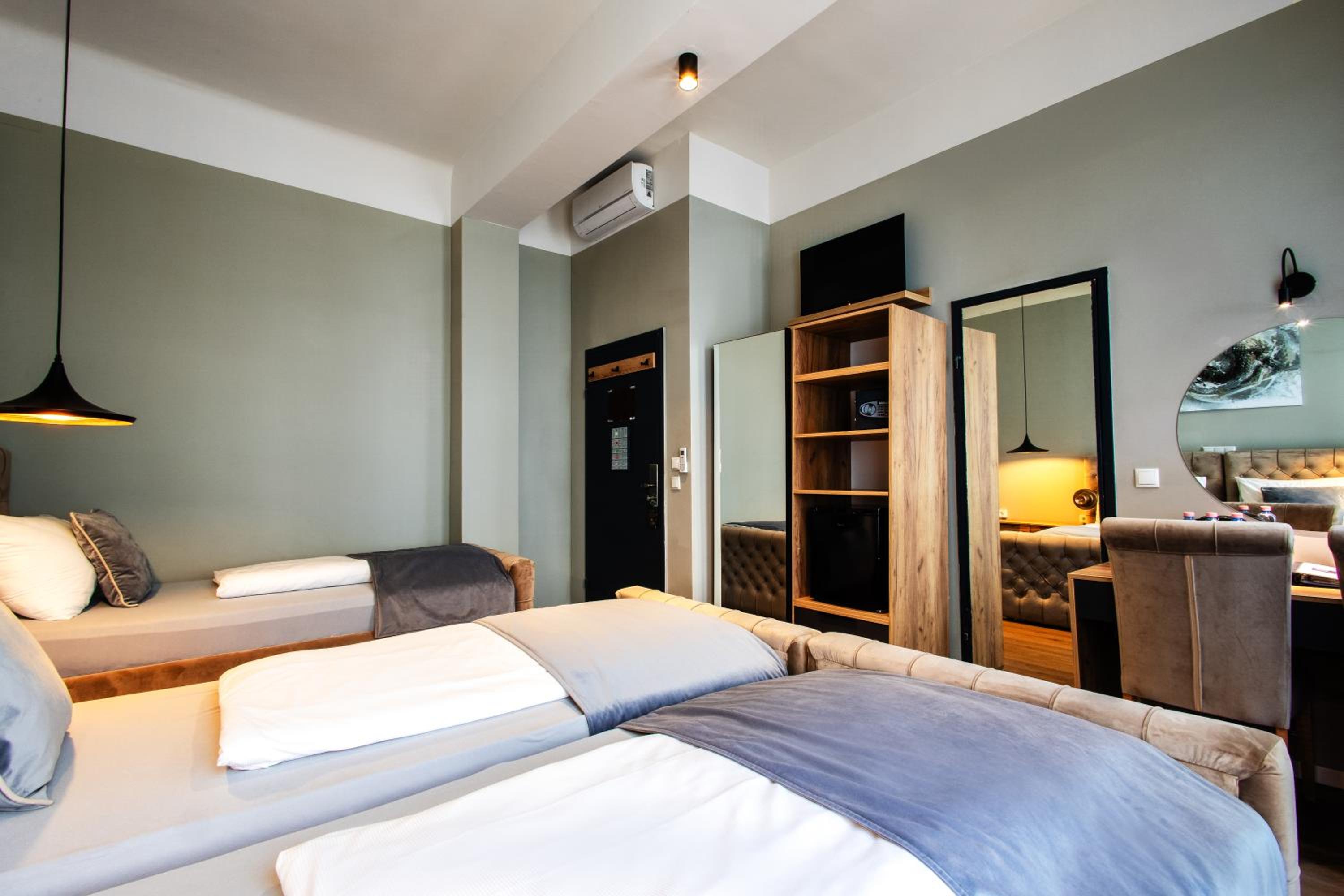 Standard Triple Room photo 3