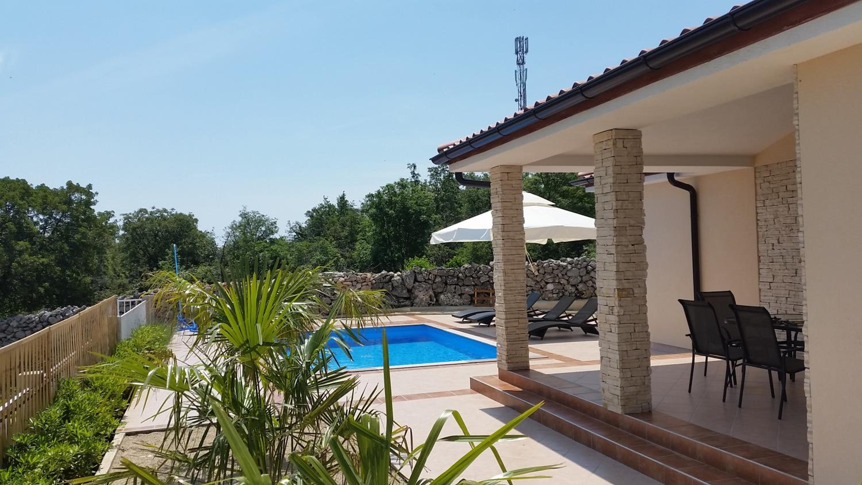 Drei-Zimmer-Villa mit privatem Pool