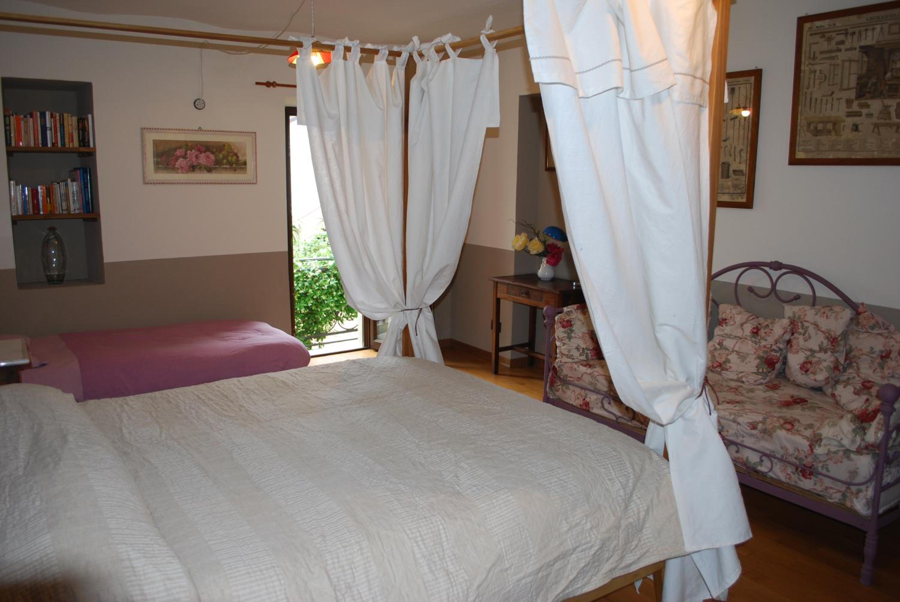 Double Room - Photo 4
