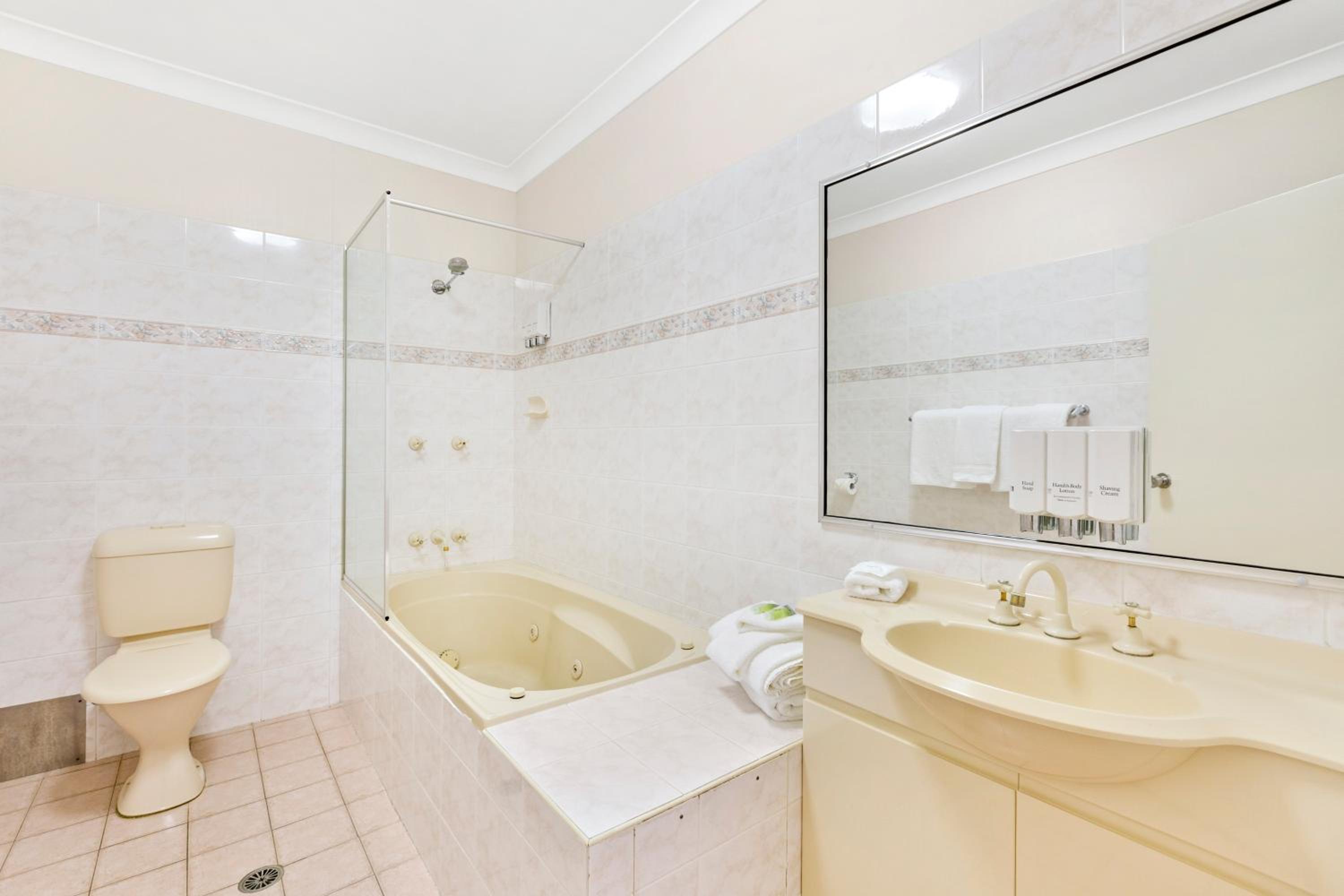 Executive Queen Room photo 2