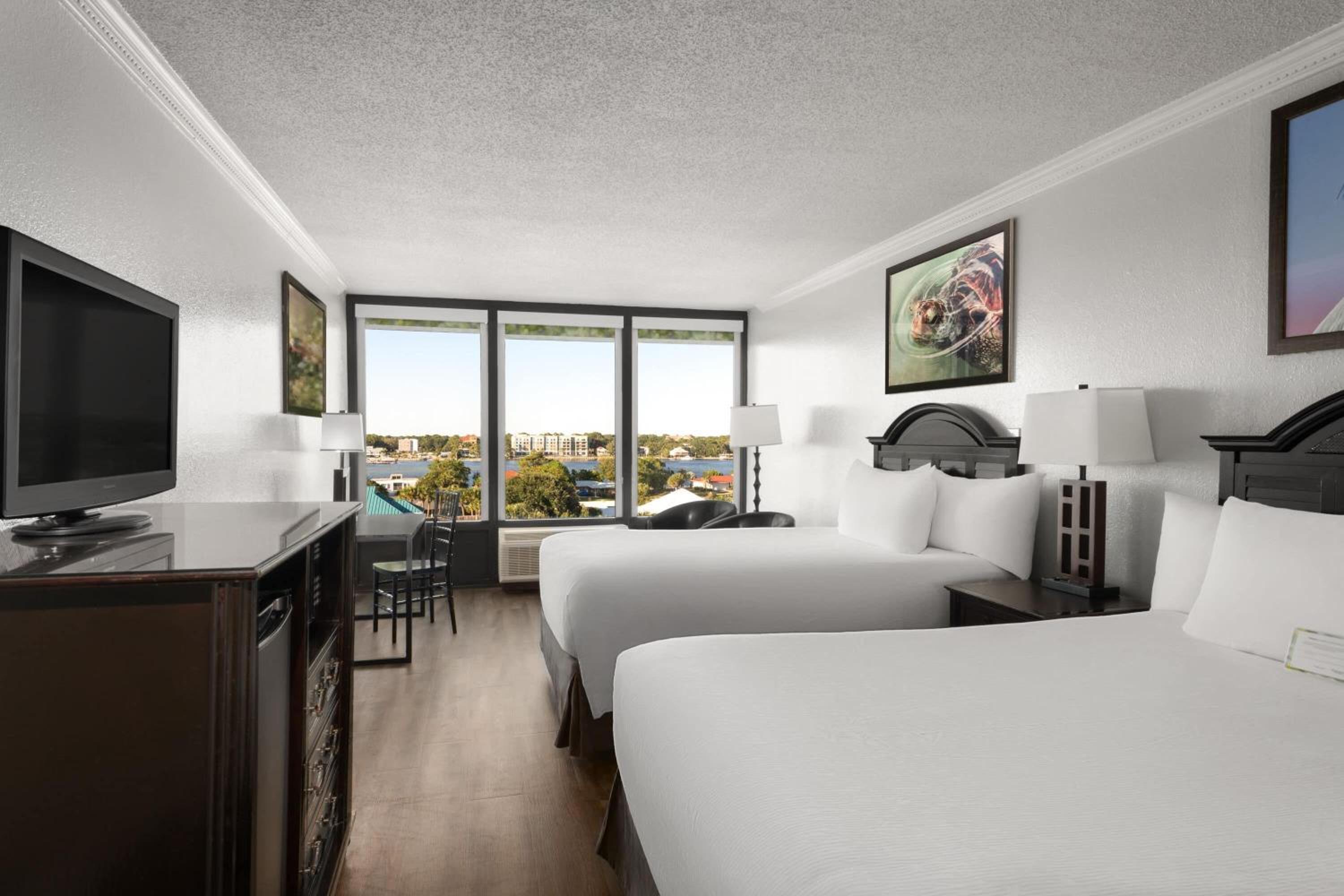 Queen Room with Two Queen Beds and City View - Photo 1