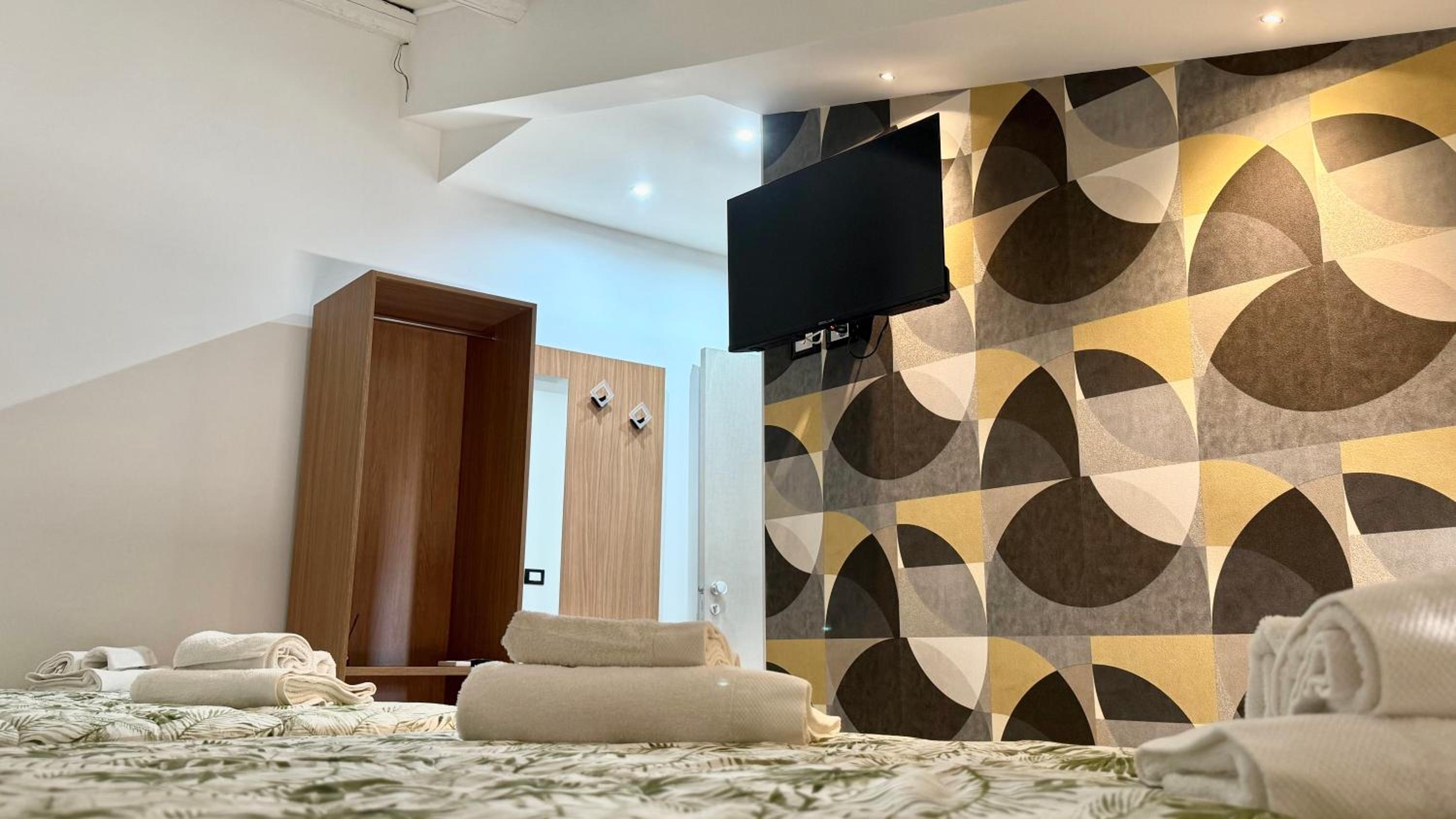 Quadruple Room with Private Bathroom photo 3