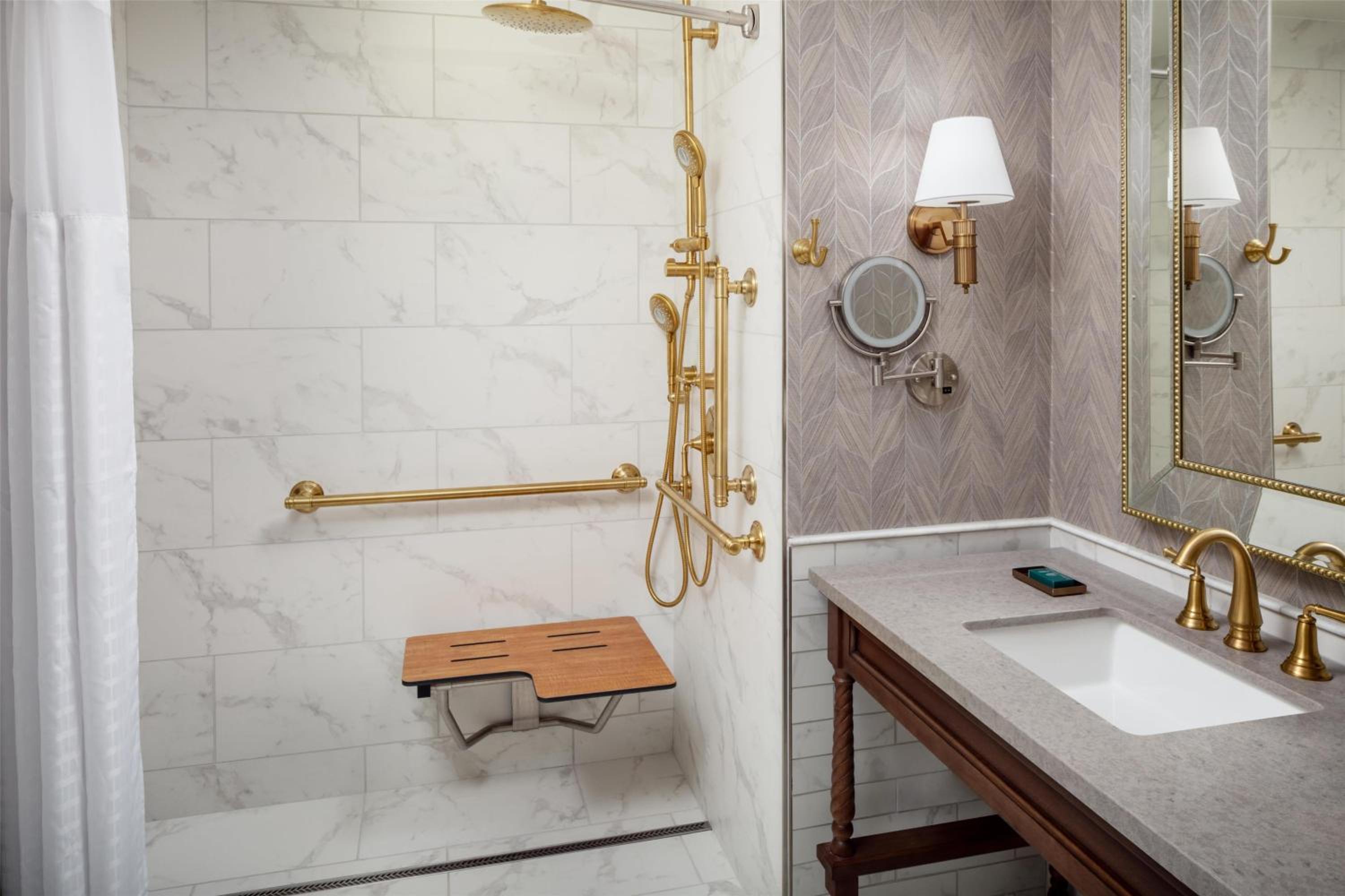 Queen Room with Two Queen Beds and Roll-In Shower - Mobility Accessible - Photo 4