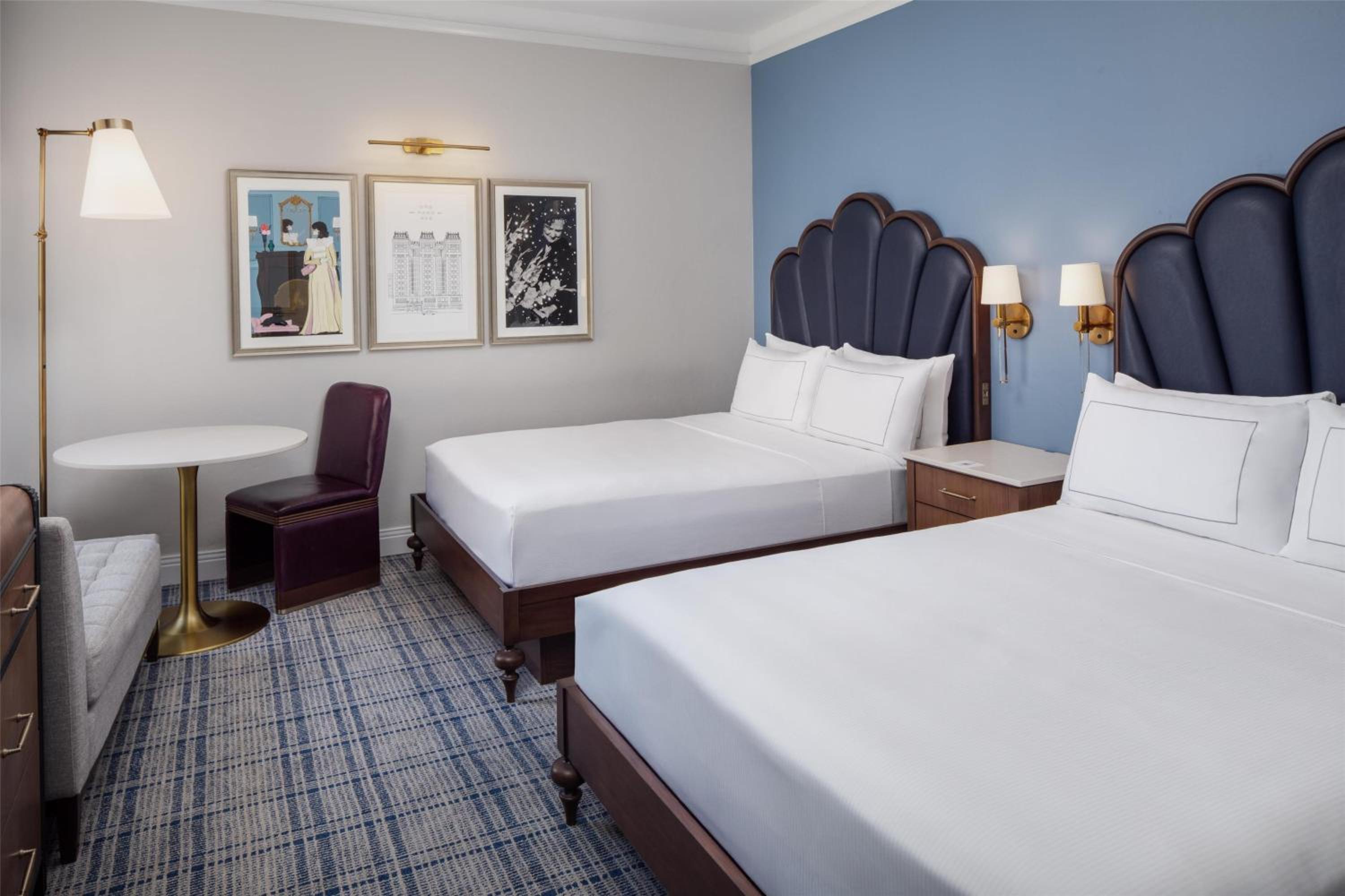 Queen Room with Two Queen Beds - Photo 3