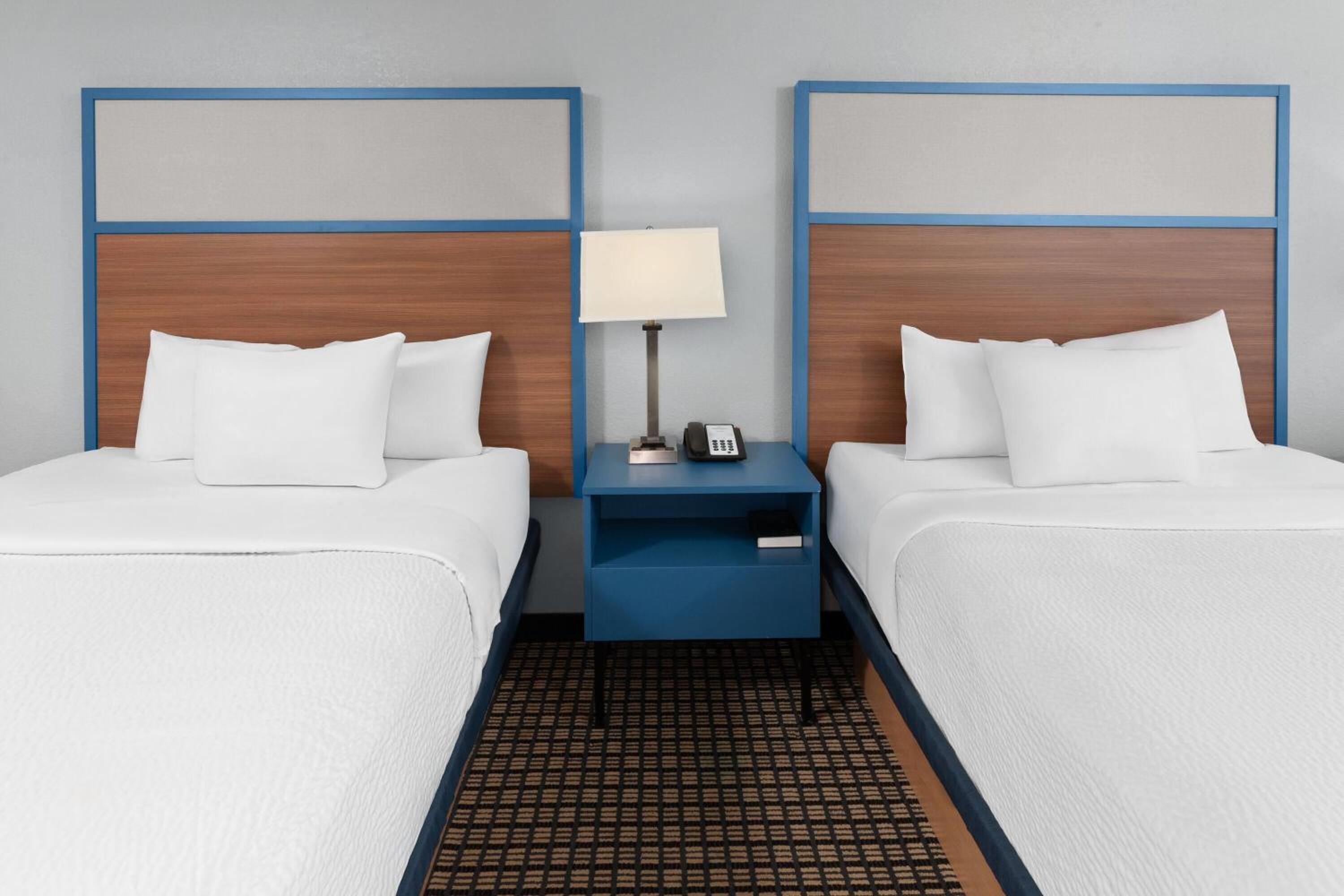 Double Room with Two Double Beds - Non-Smoking photo 3