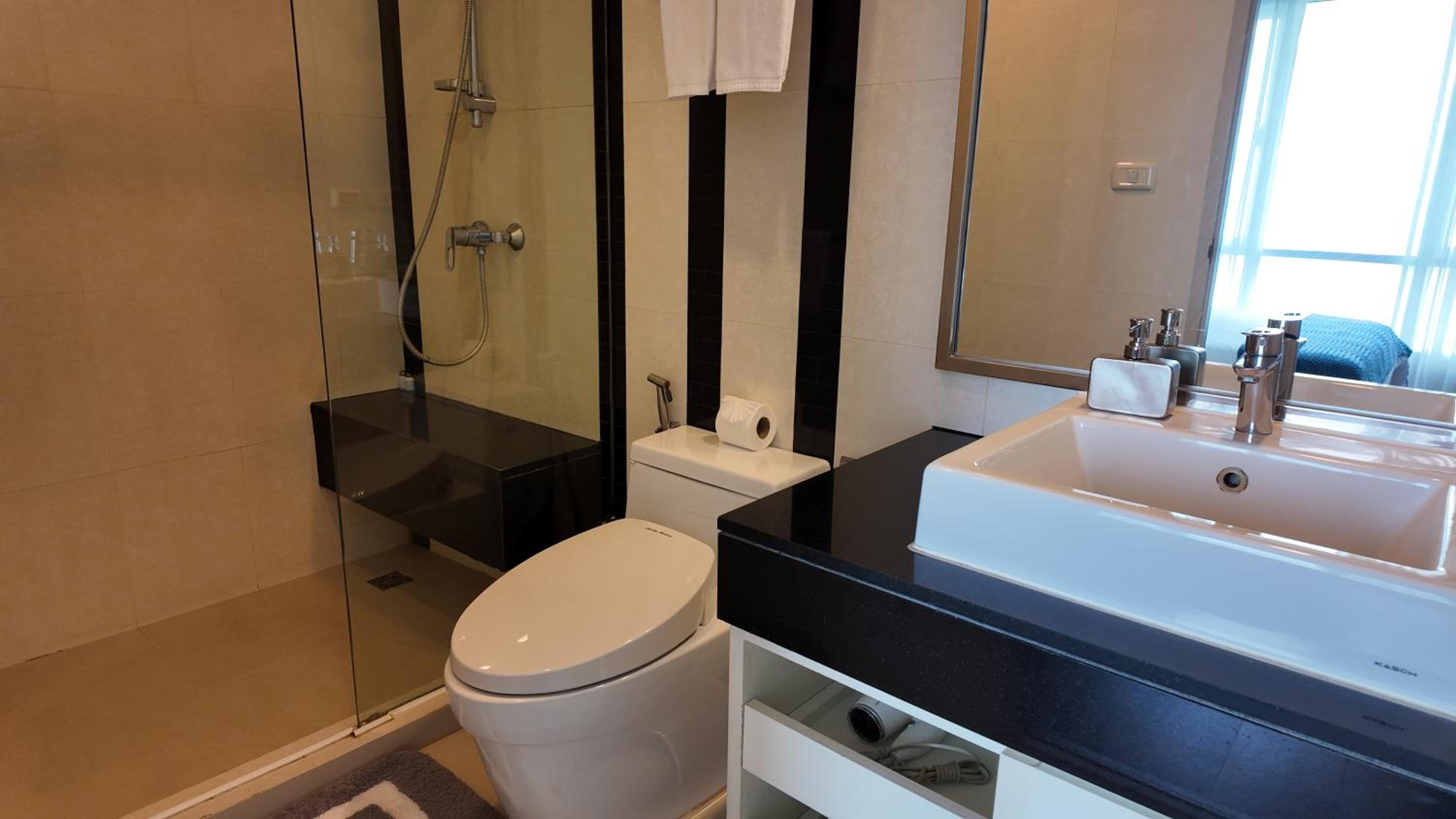 One-Bedroom Suite photo 2