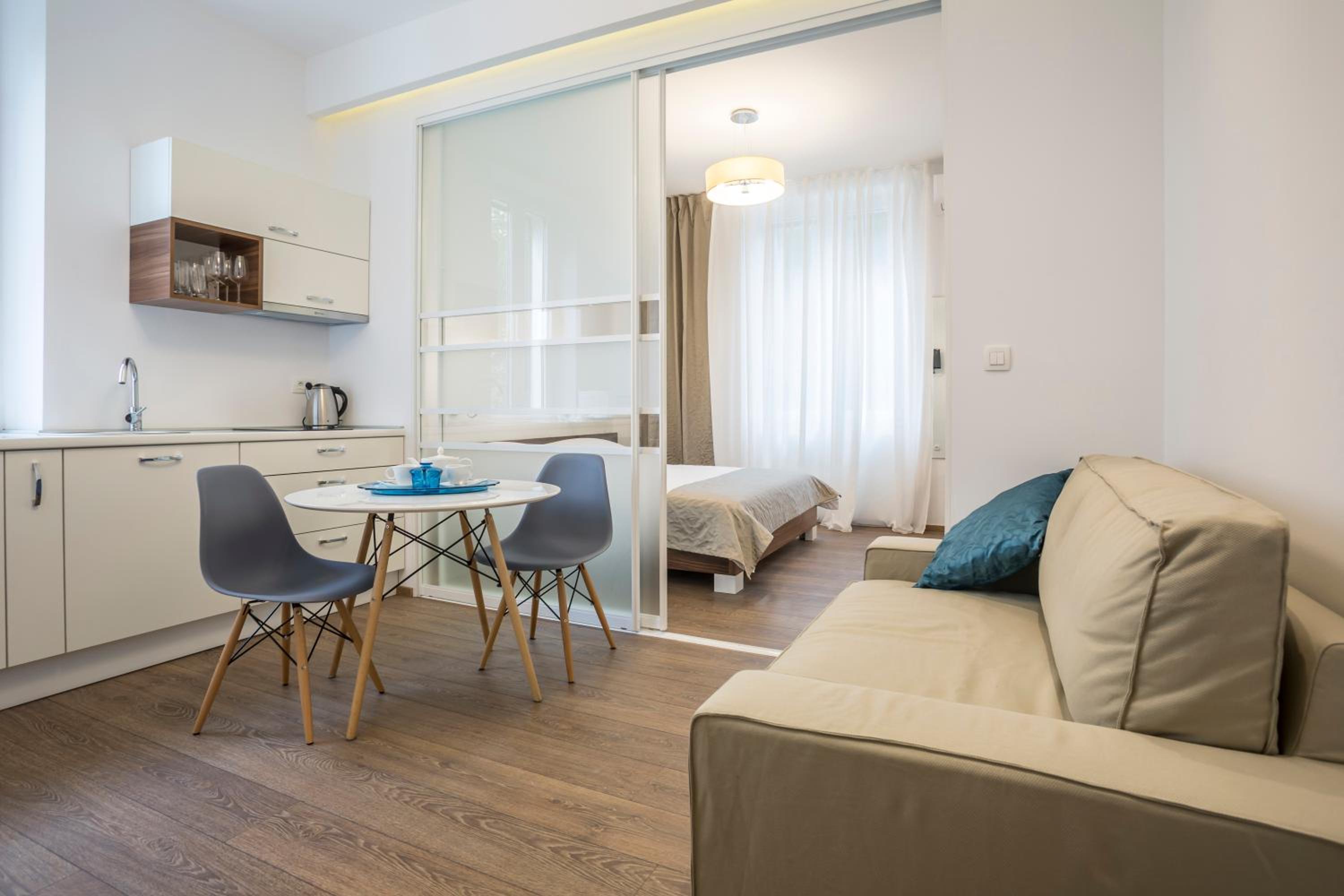 Studio Apartment - Photo 1