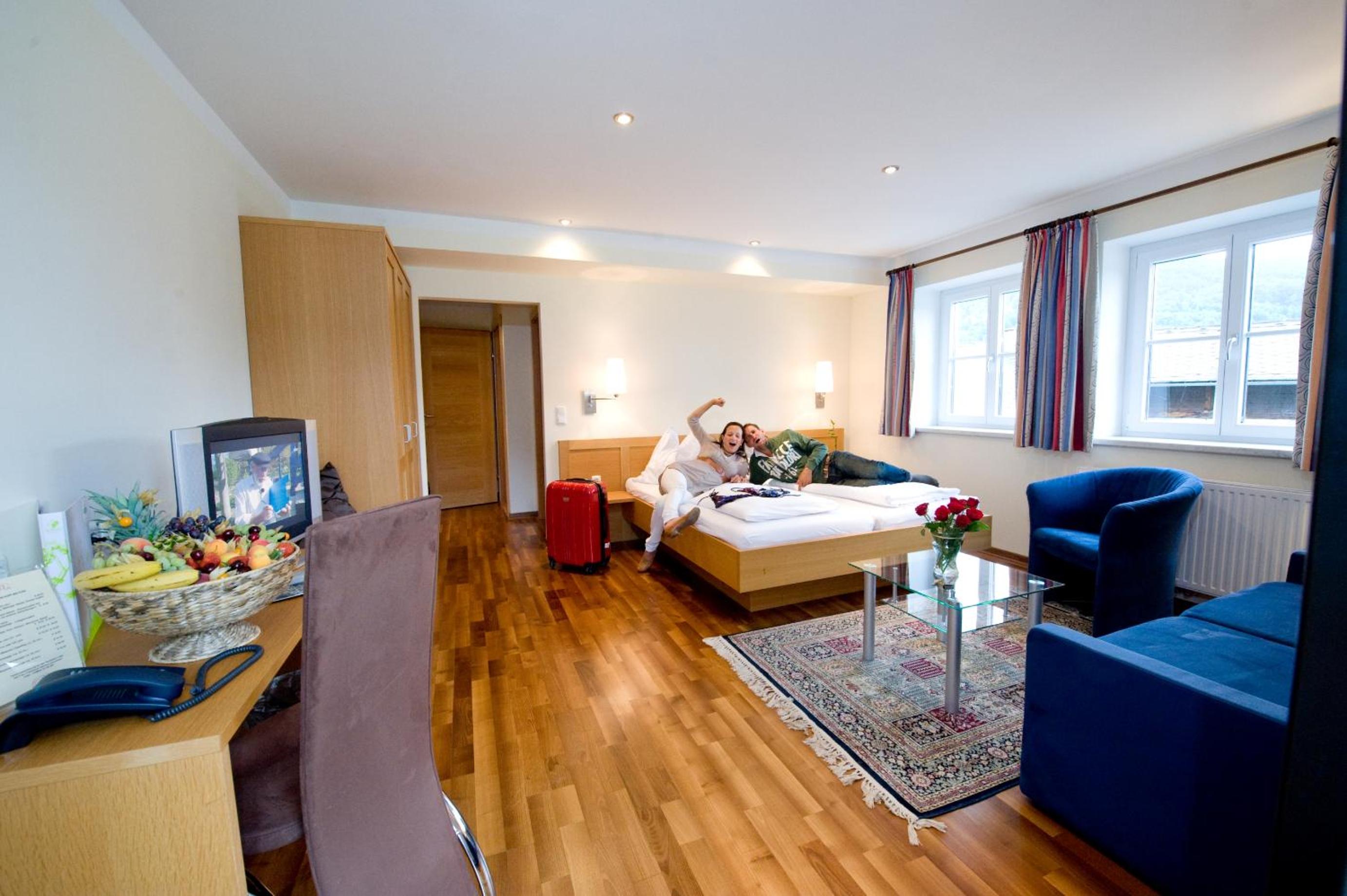 Double Room with Balcony - Photo 2