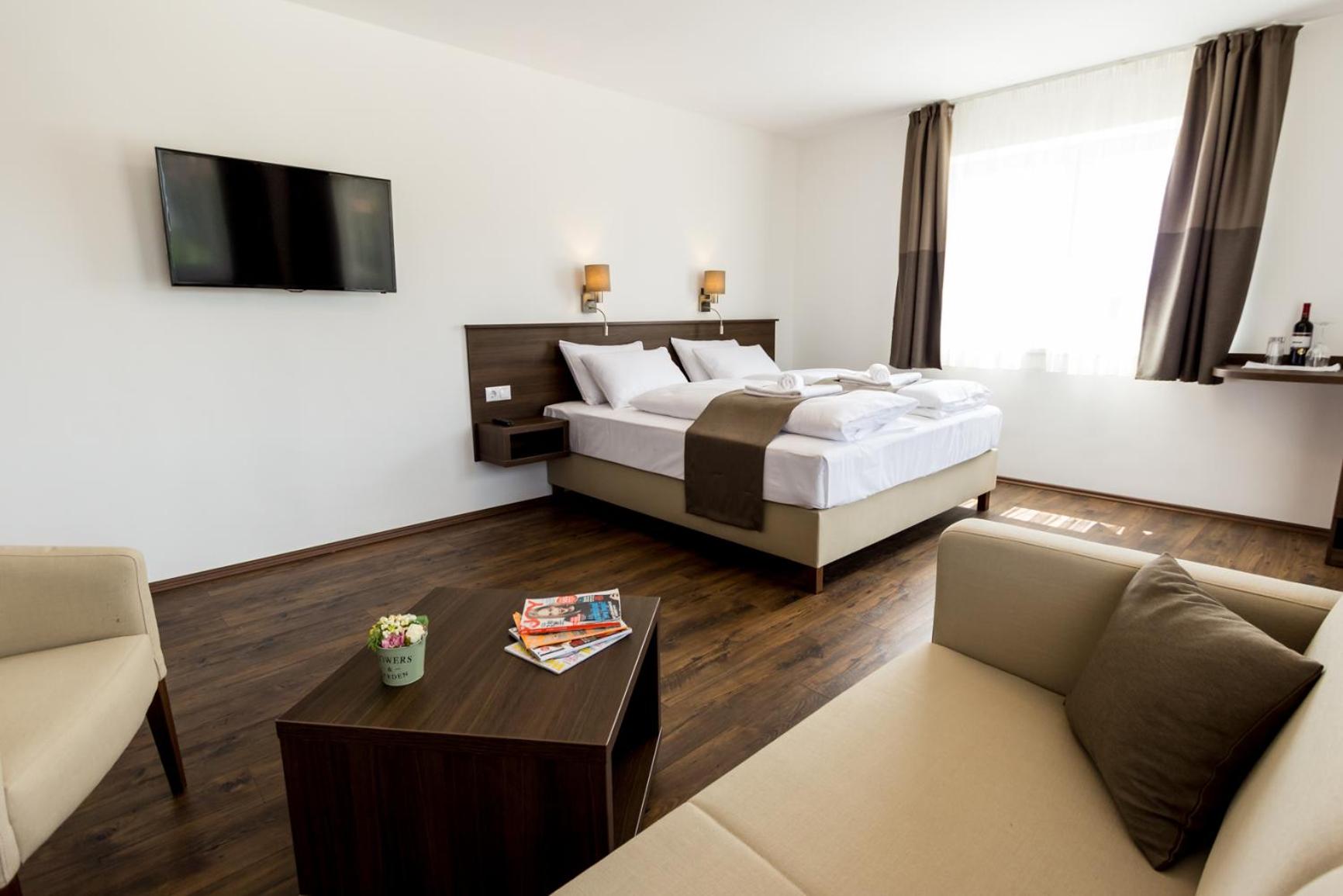 Superior Double Room with Sofa photo 2