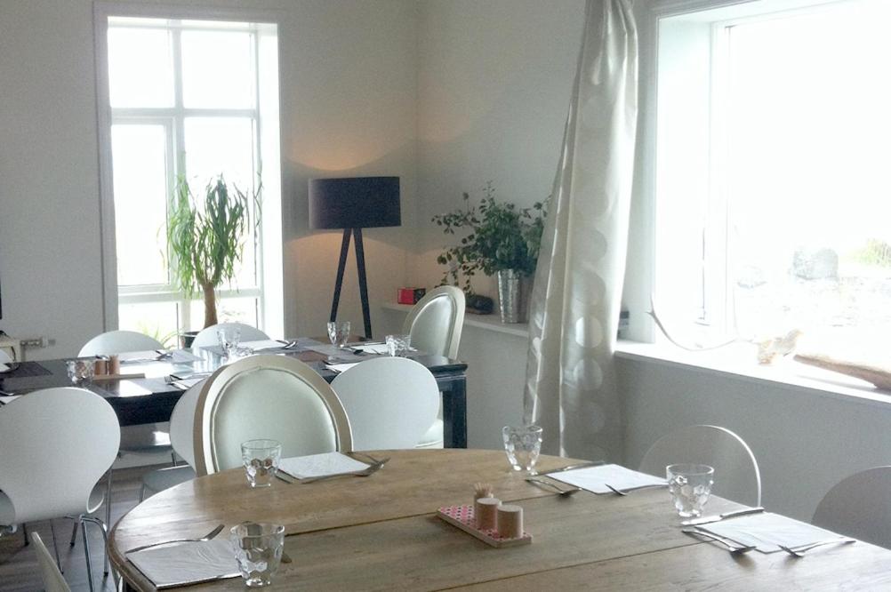 Double Room with Sea View - Photo 9