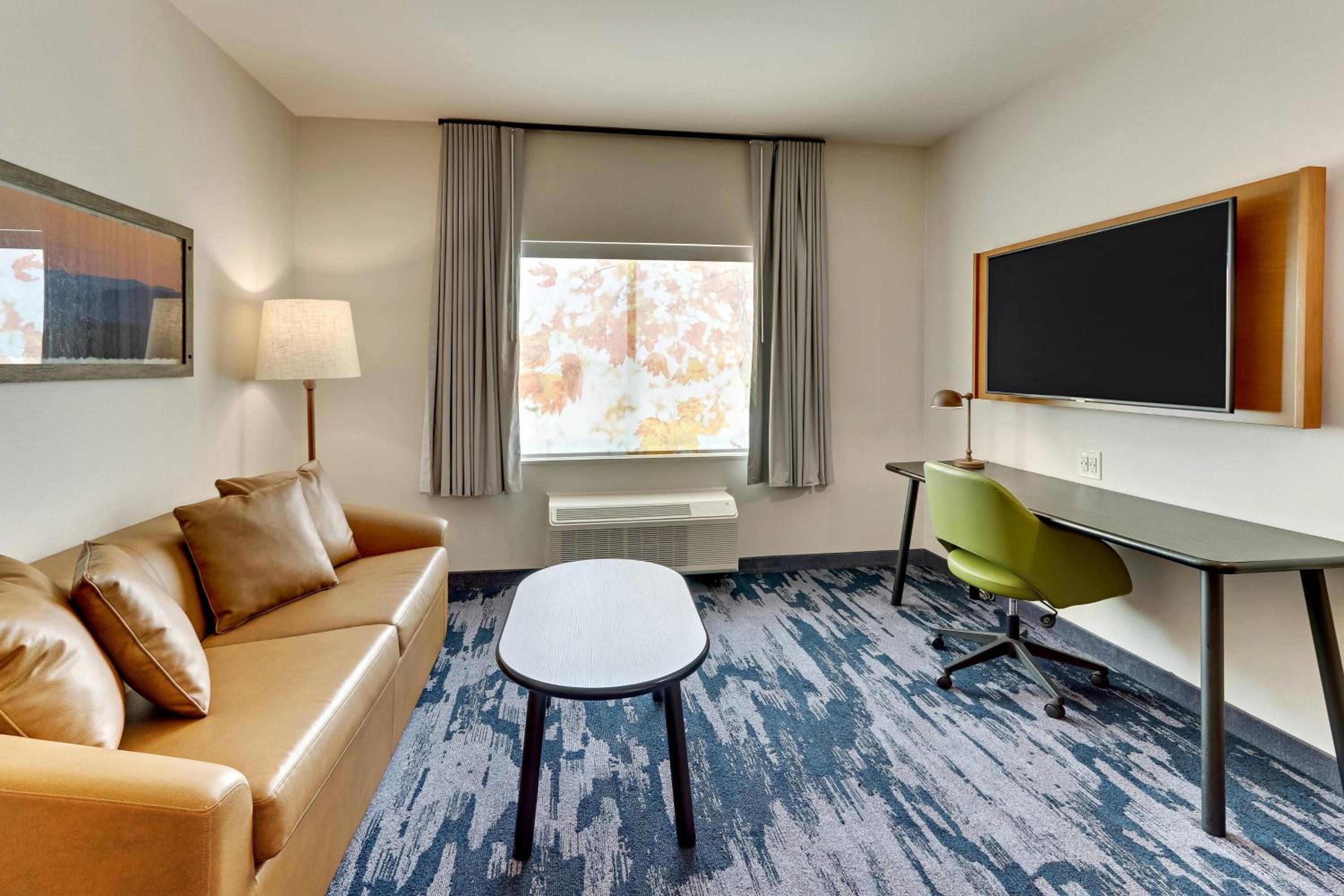 King Room with Bathtub and Sofa Bed - Mobility Access