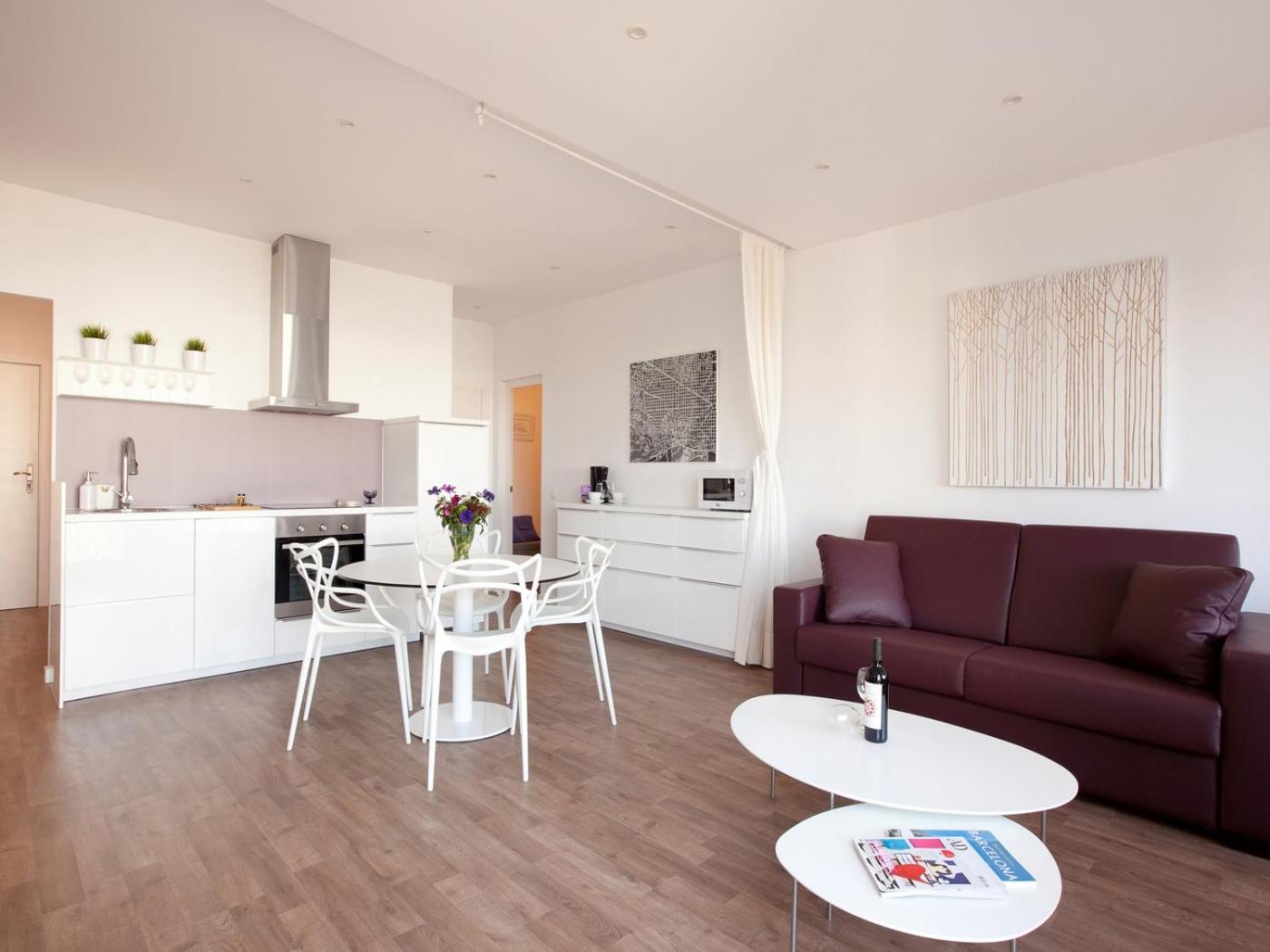 2 Bedroom Apartment - Ronda de Sant Pau 17 photo 3
