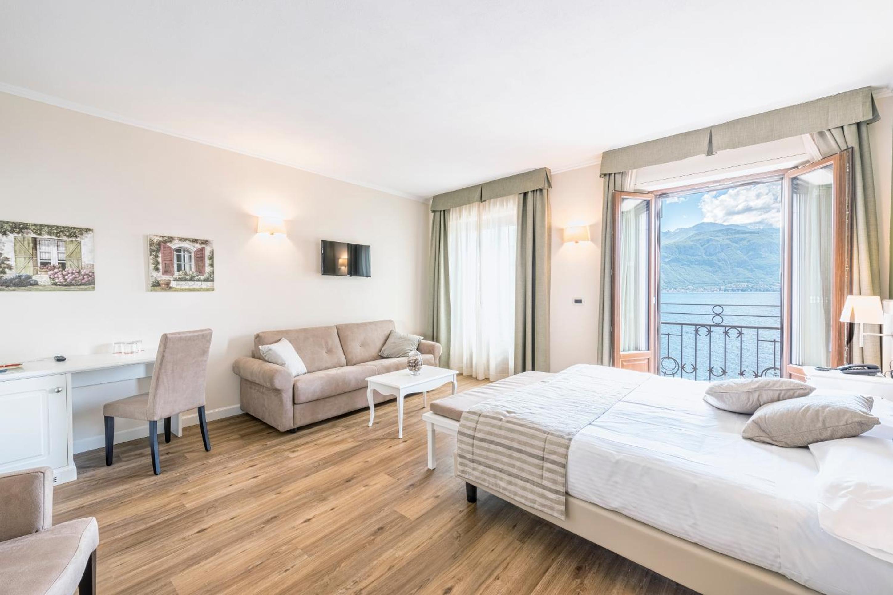 Superior Double Room with Lake View