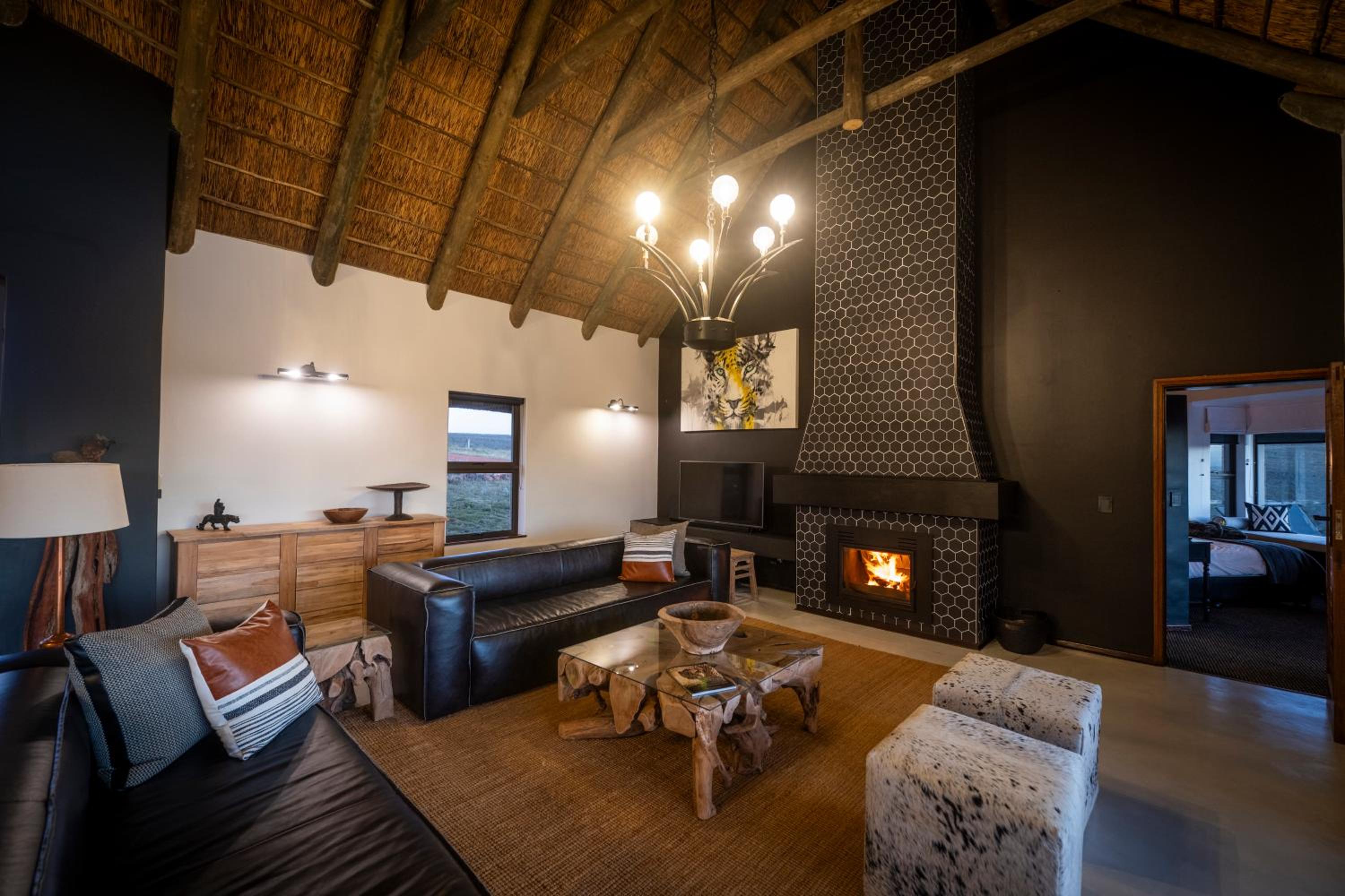 Black Rhino Villa Includes 2 Game Drives
