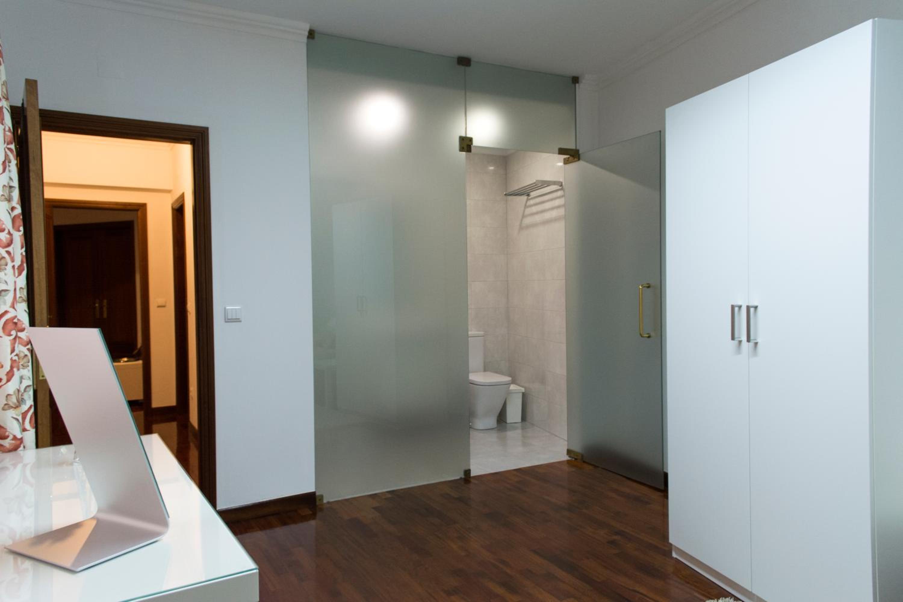Double Room with Private Bathroom - Photo 5