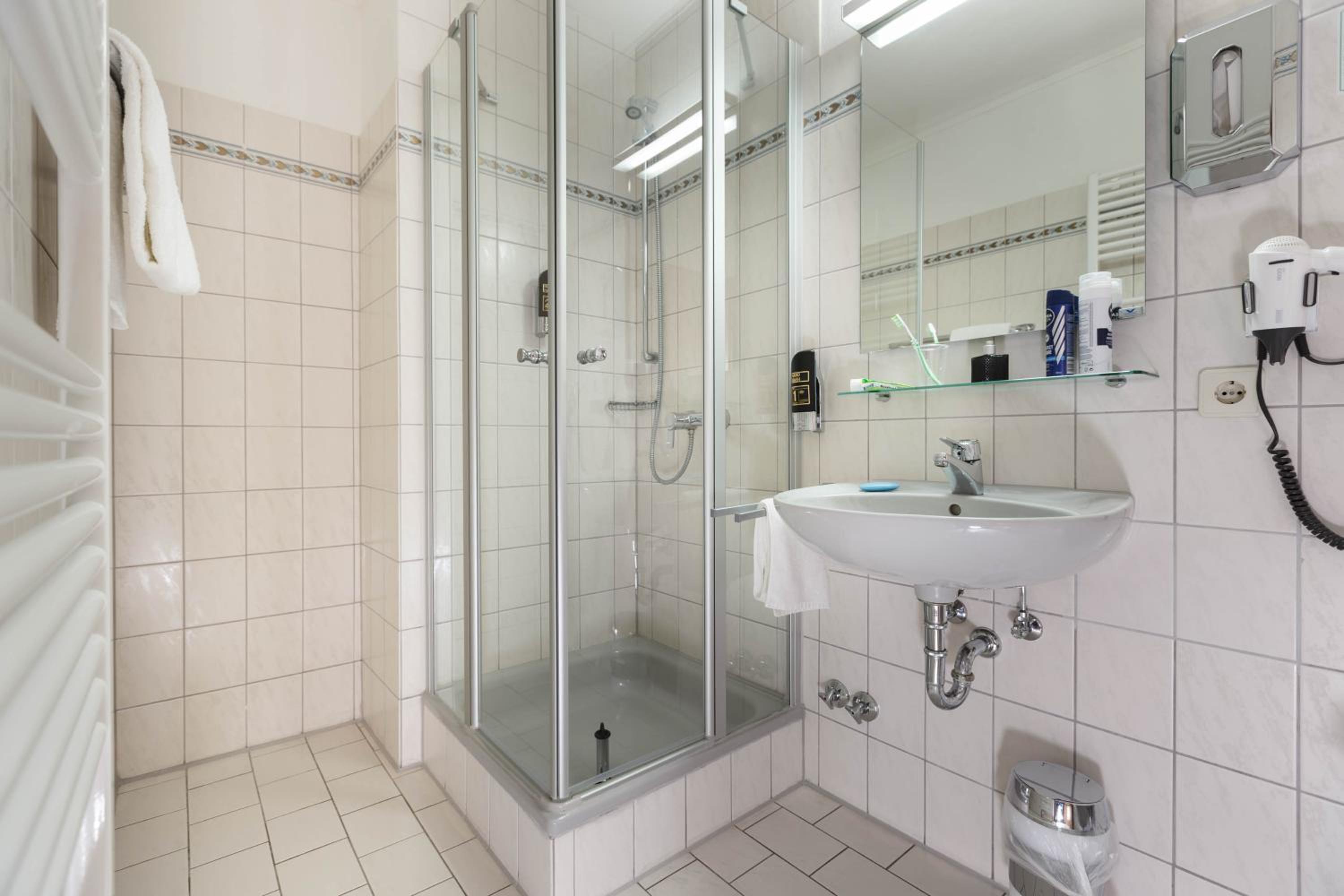 Single Room photo 2