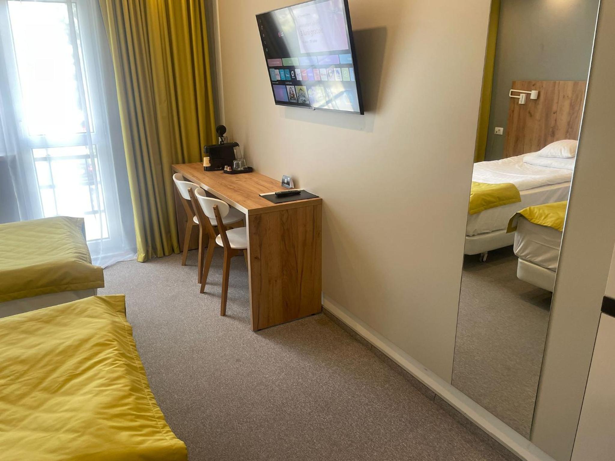 Twin Room - Photo 2
