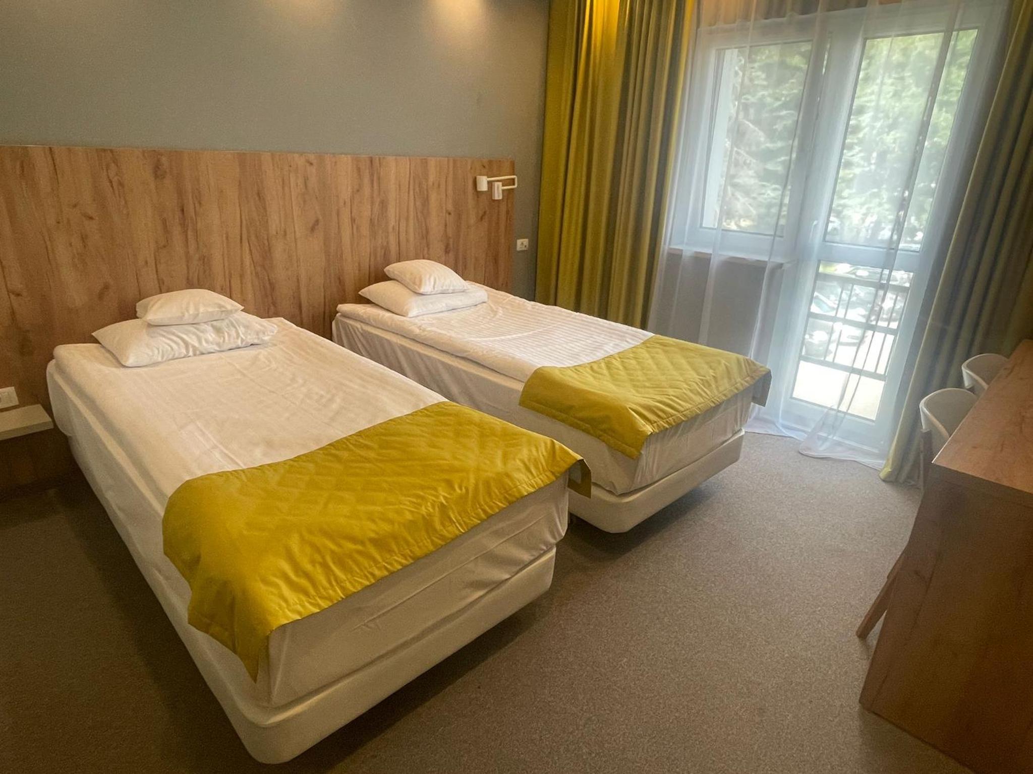 Twin Room - Photo 3