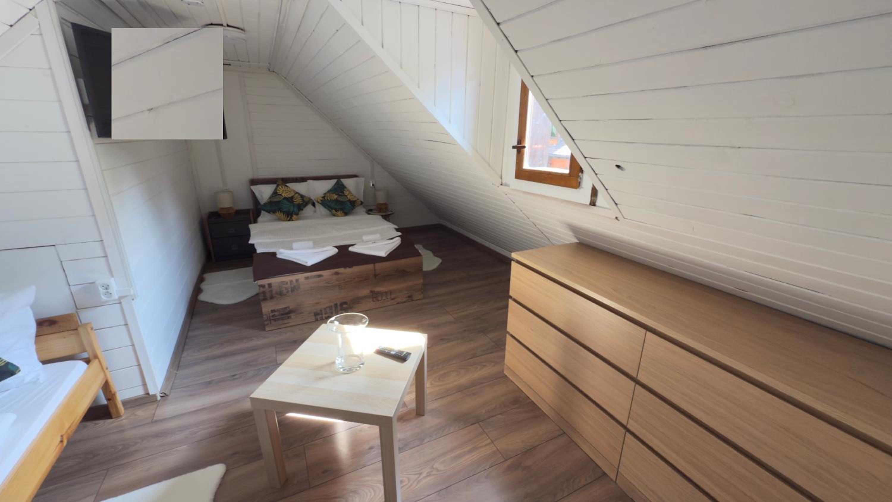 Economy Triple Room with Shared Bathroom