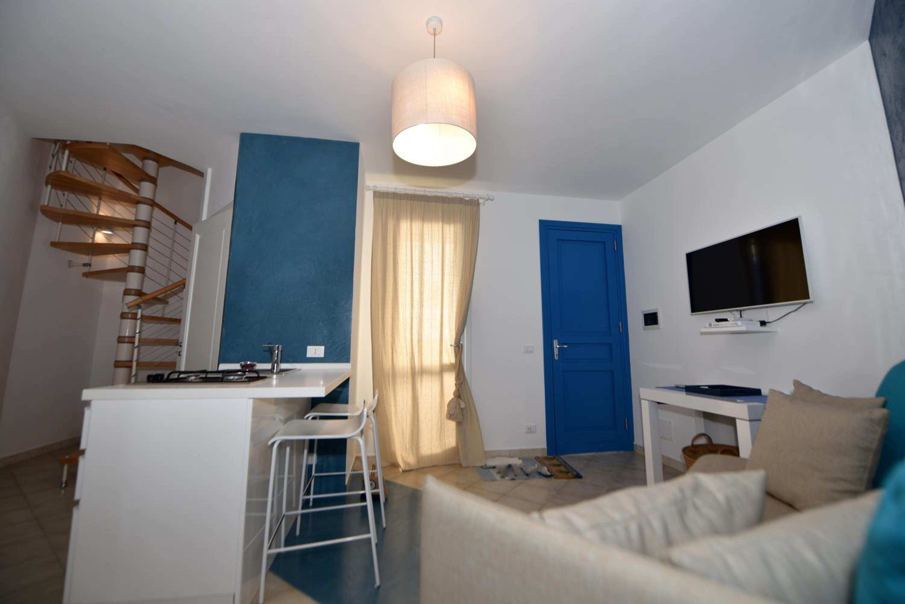 Deluxe Suite with Sea View photo 3