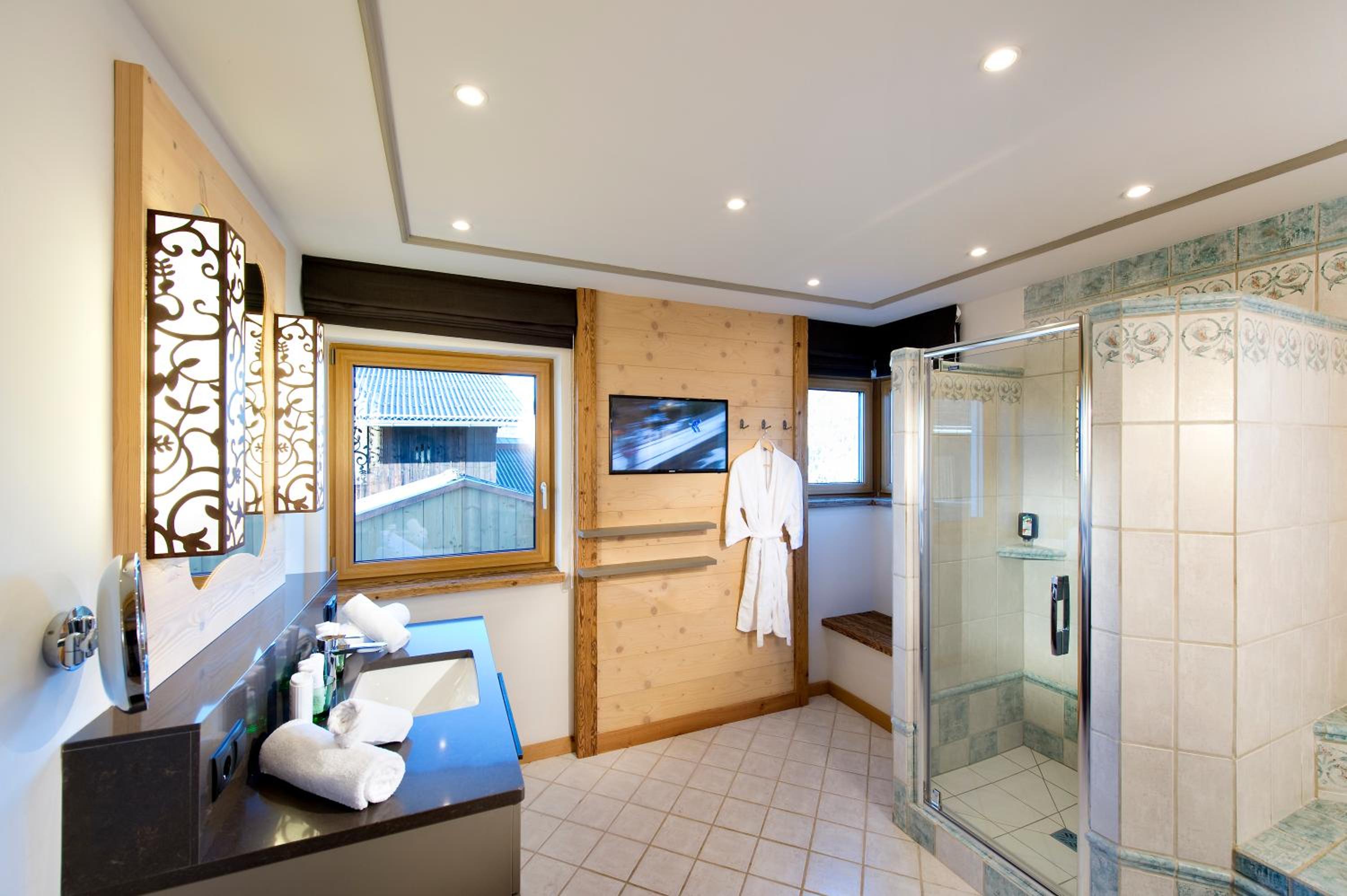 Luxury Apartment - Photo 3