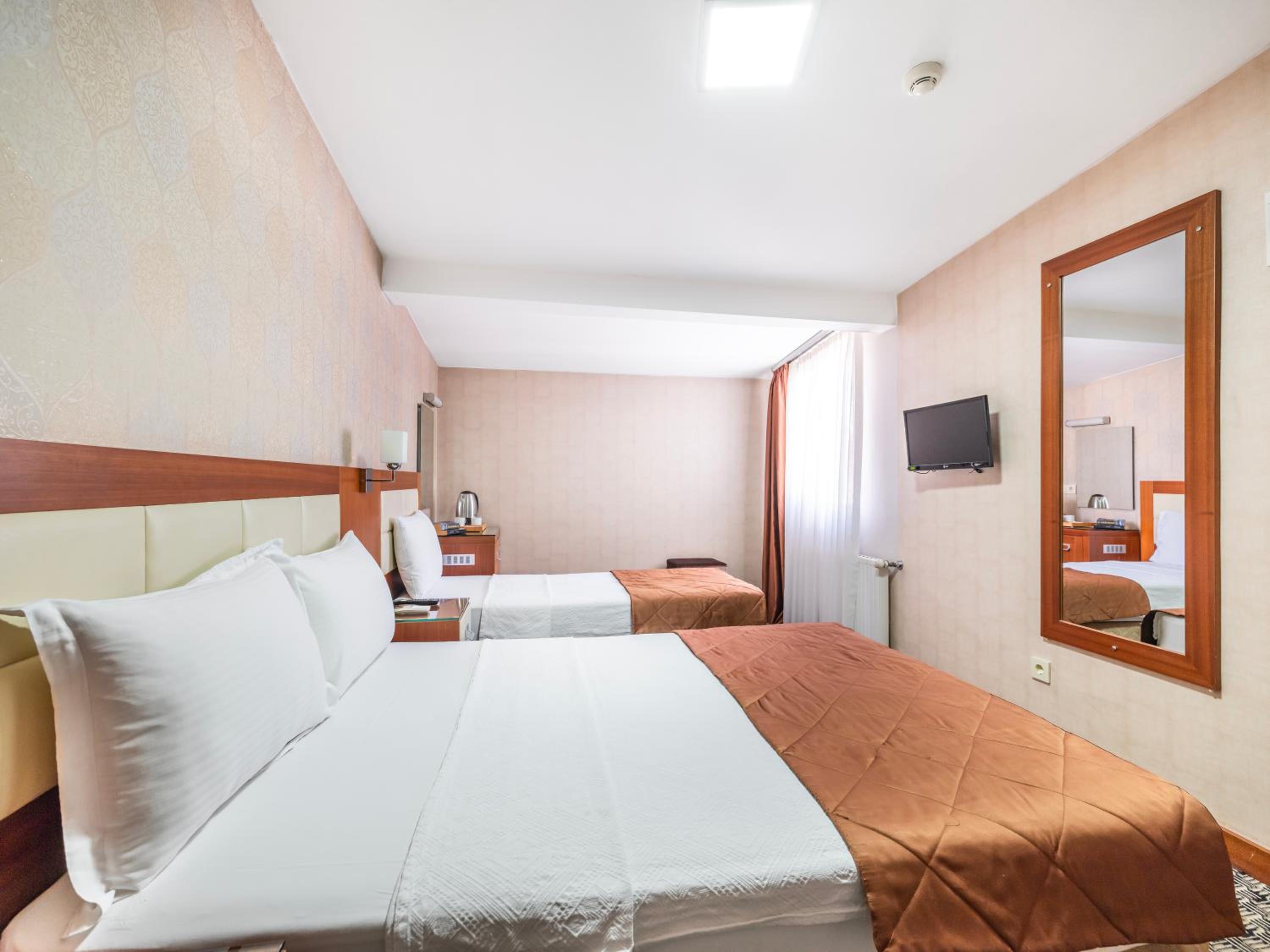 Triple Room with Terrace photo 2