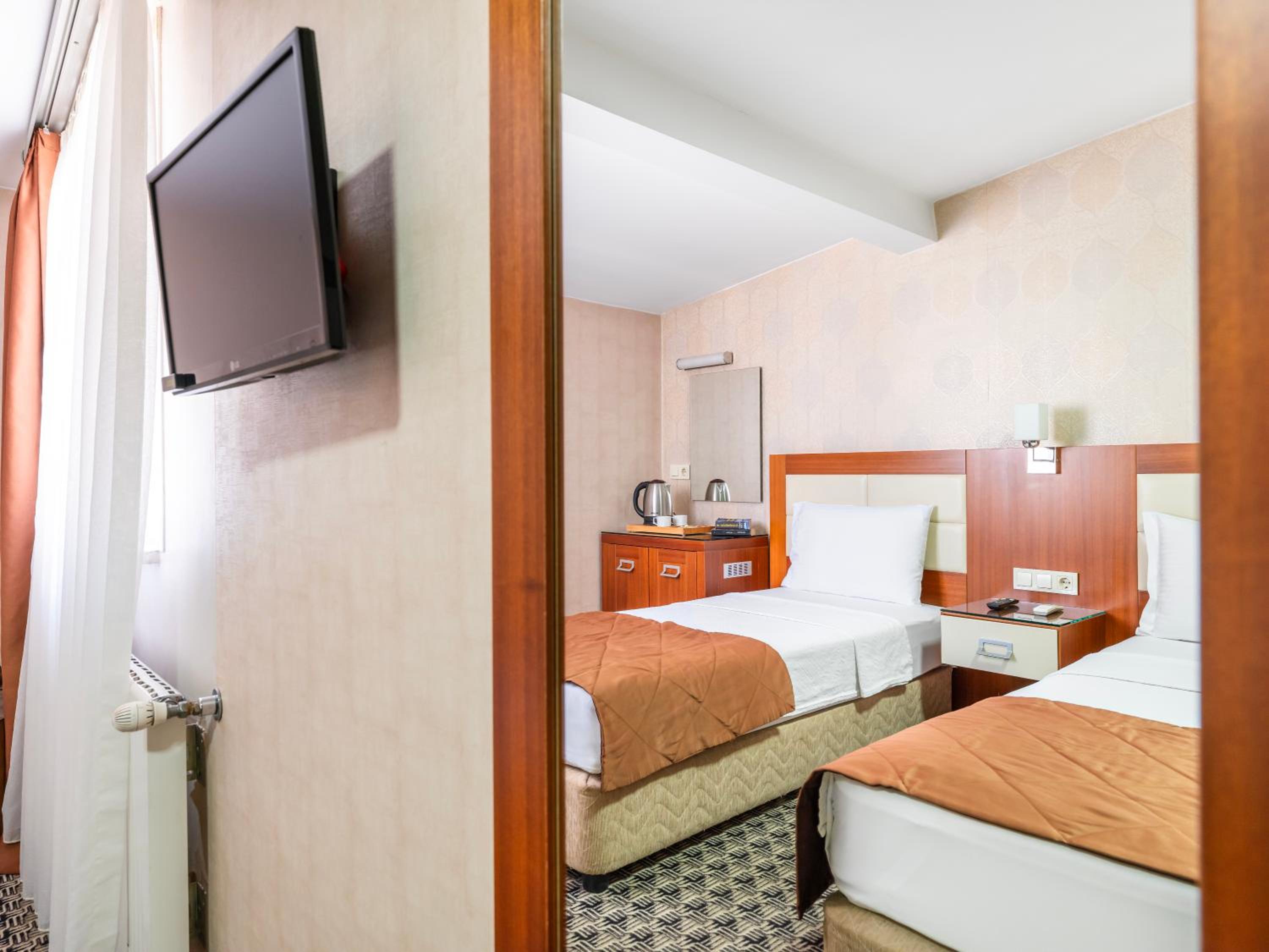 Triple Room with Terrace photo 3